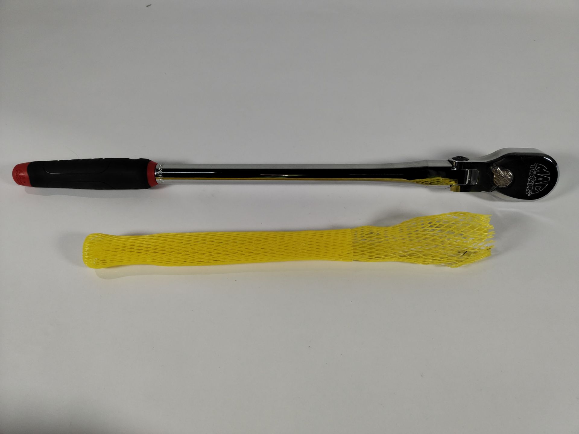 An as new Mac Tools 1/2" drive axis comfort-handle flex-head ratchet (VR1890FPA).