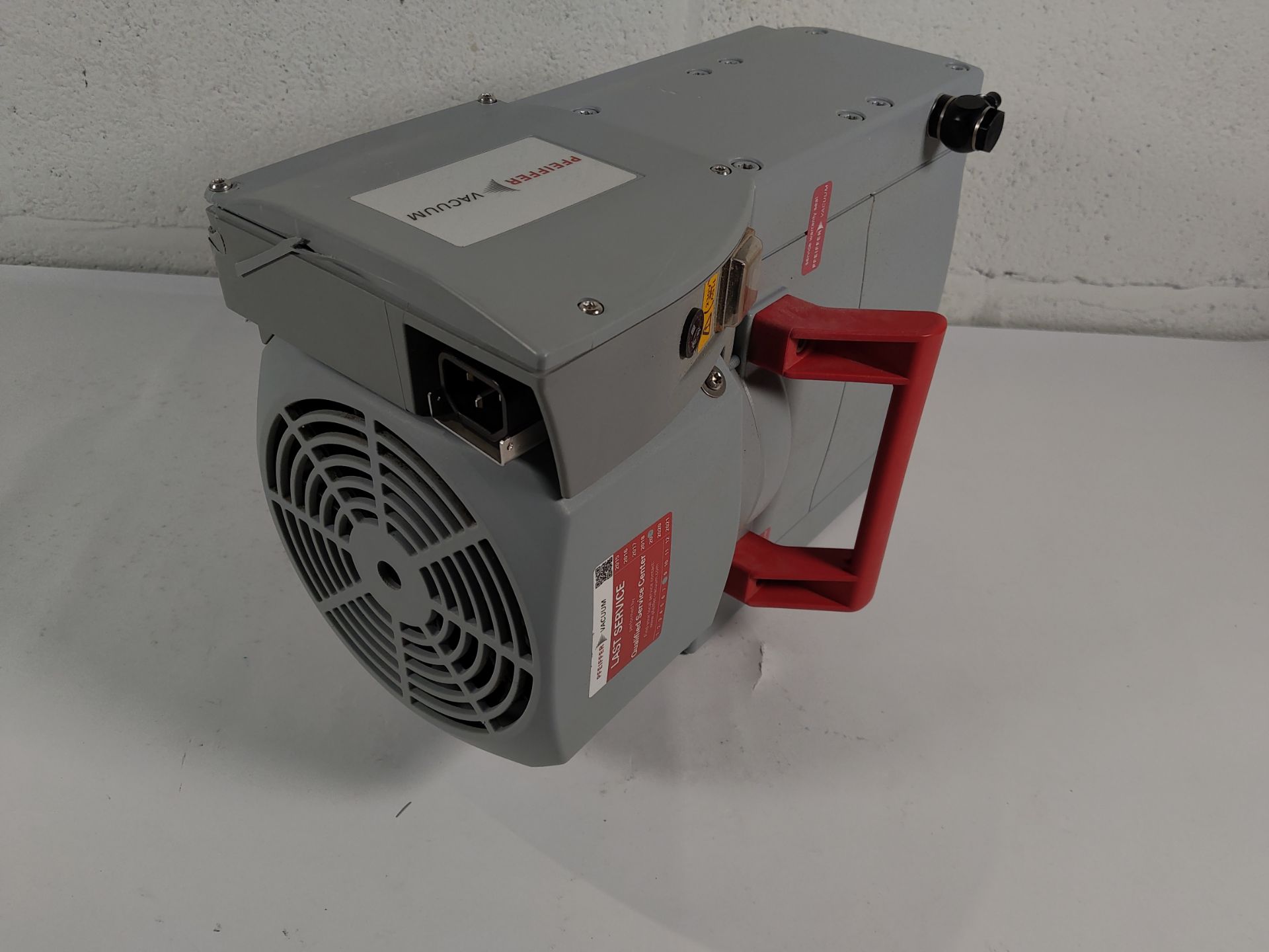 Pre-owned Pfeiffer MVP 070-3 Diaphragm. Vacuum Pump with manual. - Image 4 of 4