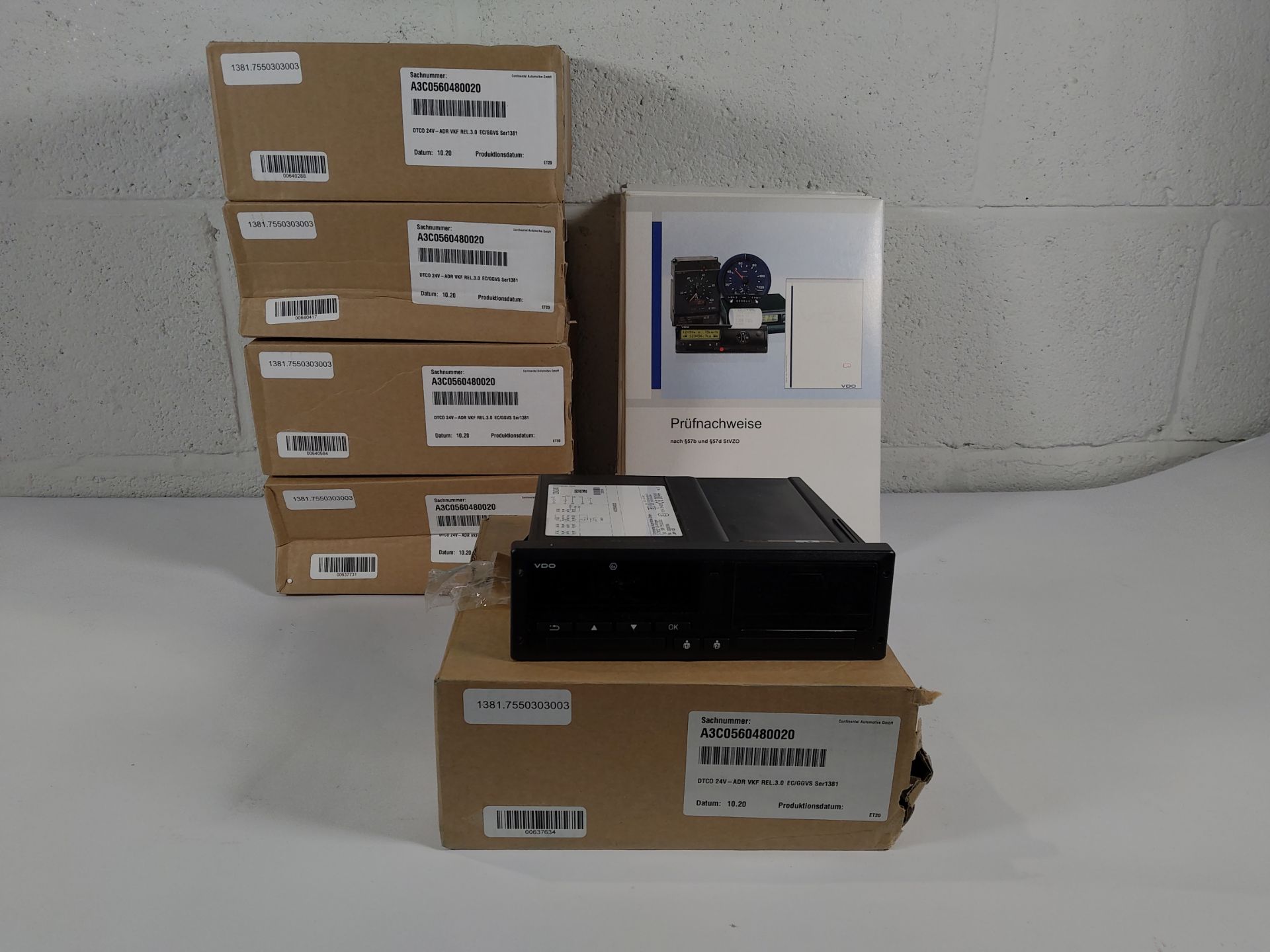 Five as new VDO digital tachograph a3c0560480020.