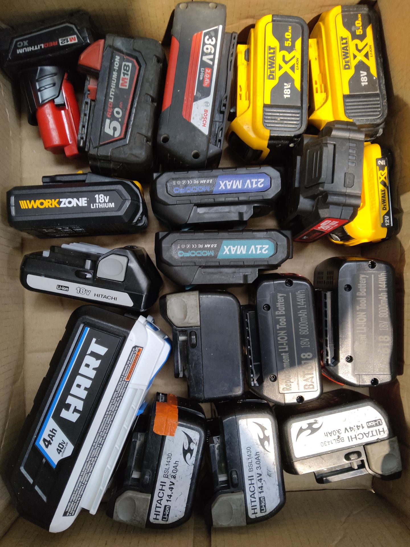 A quantity of assorted pre-owned power tool batteries to include DeWalt XR18v, Hart, Hitachi.