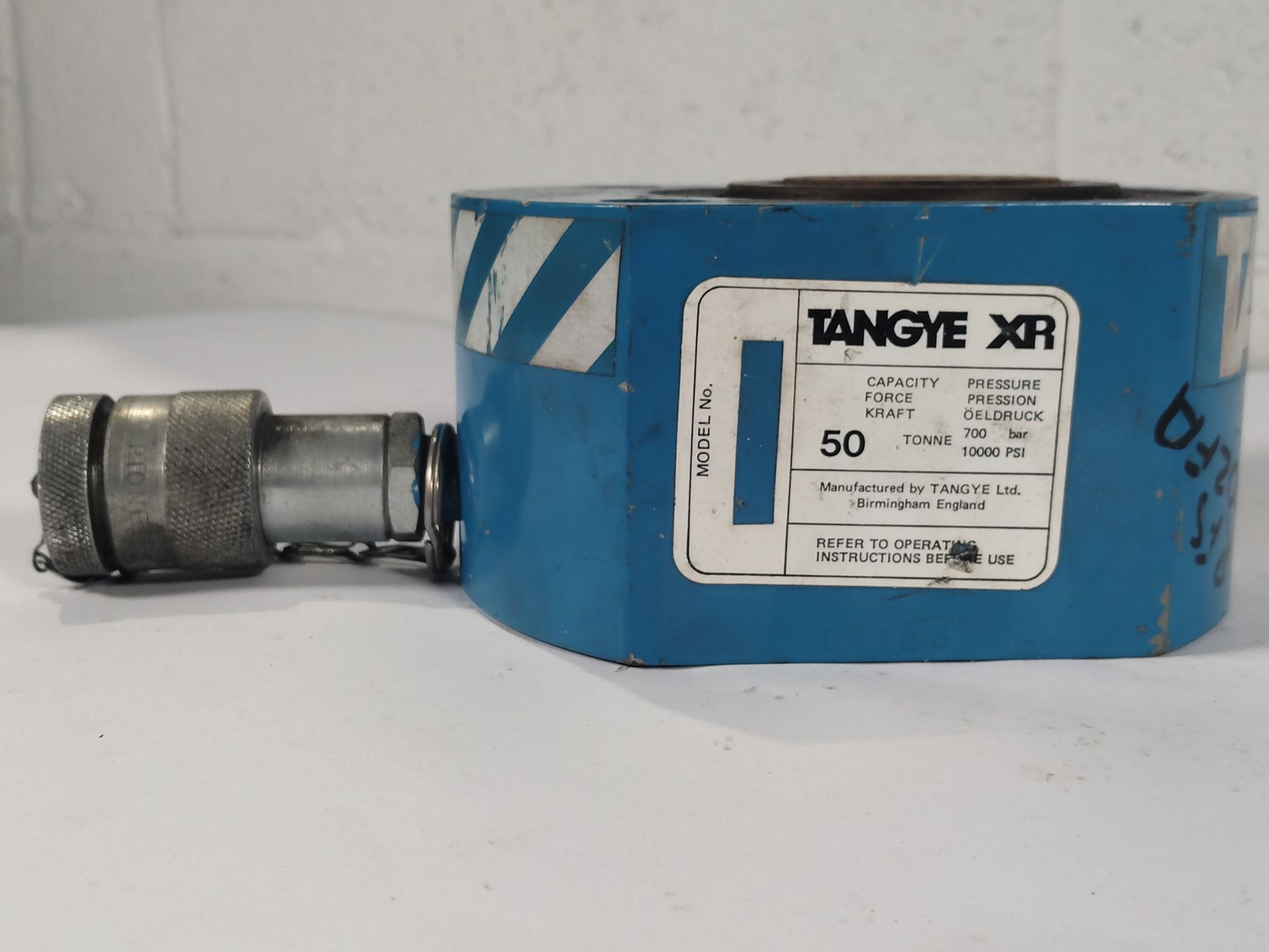 Two pre-owned Tangye XR jacks, capacity 50 tonne, 700bar / 10000 PSI. - Image 2 of 3