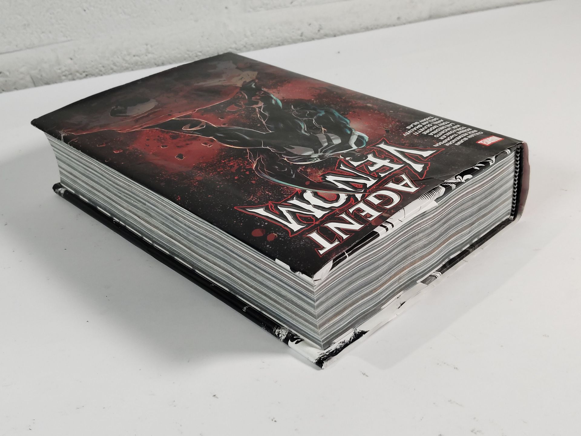 Marvel Omnibus - Agent Venom (hardcover). Good condition book with minor cosmetic damage to the hard - Image 3 of 4