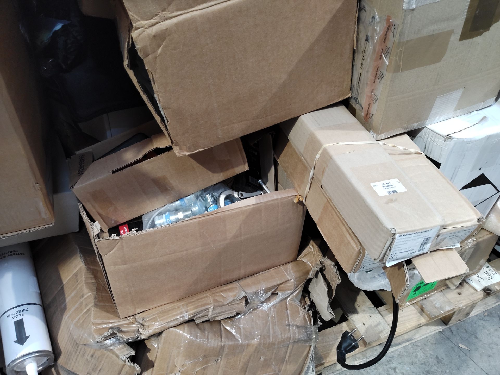 A large quantity of assorted mainly industrial related items. - Image 5 of 6