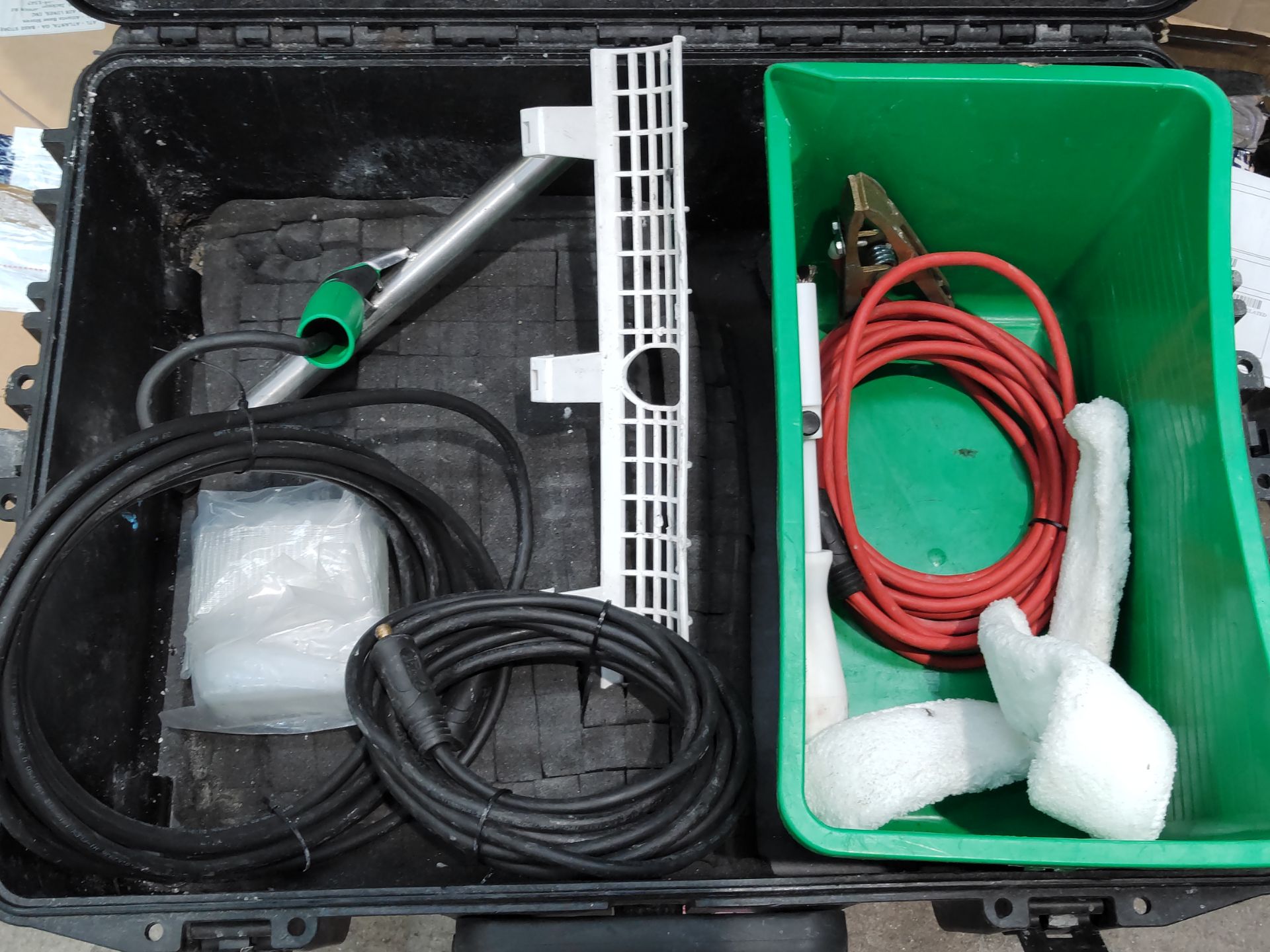 A pre-owned TIG- MAX XT 7110 Stainless Steel Cleaning Device with some accessories. - Image 3 of 3