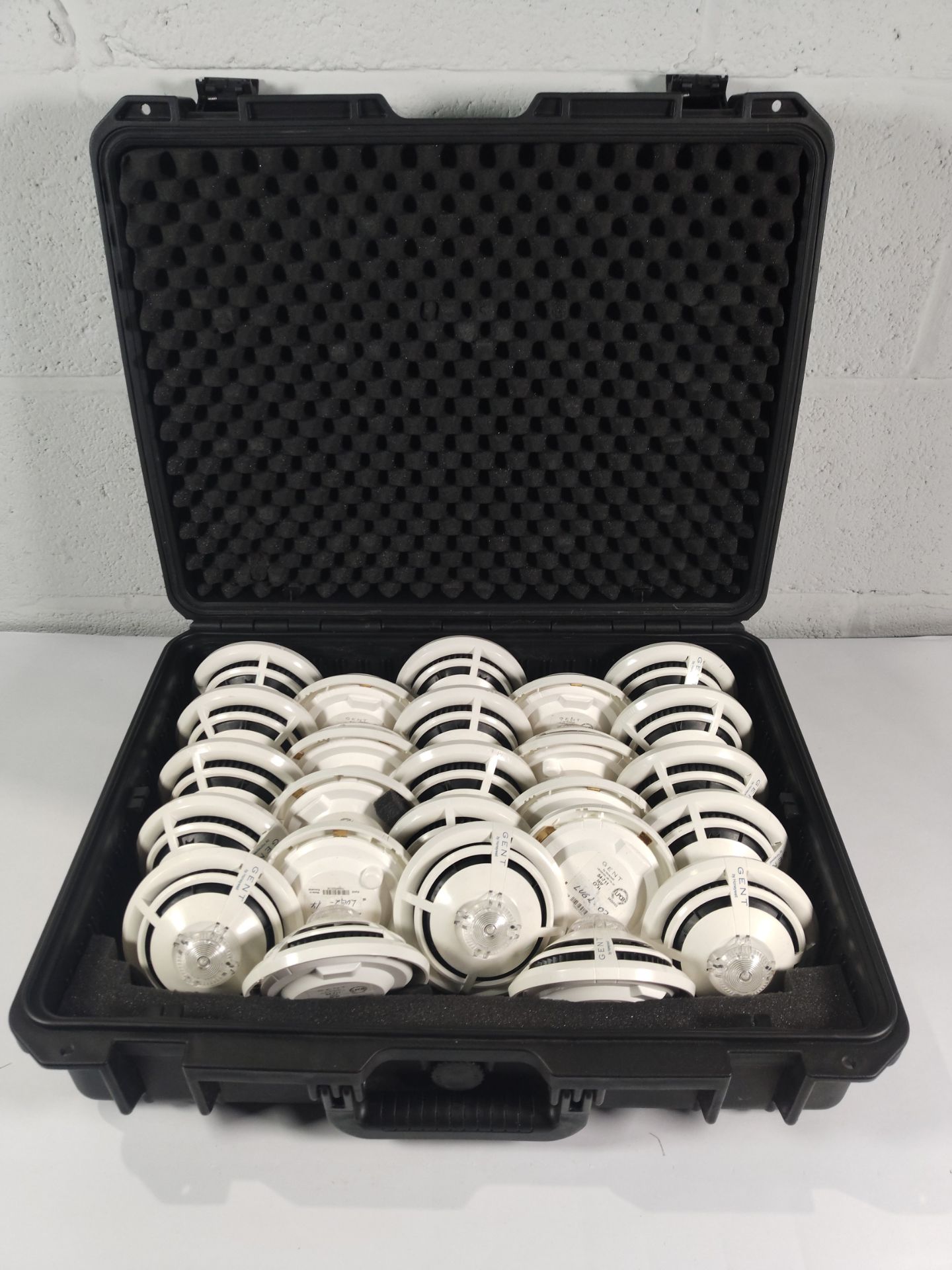 Twenty five pre-owned Gent by Honeywell S4-711 dual optical heat detectors.