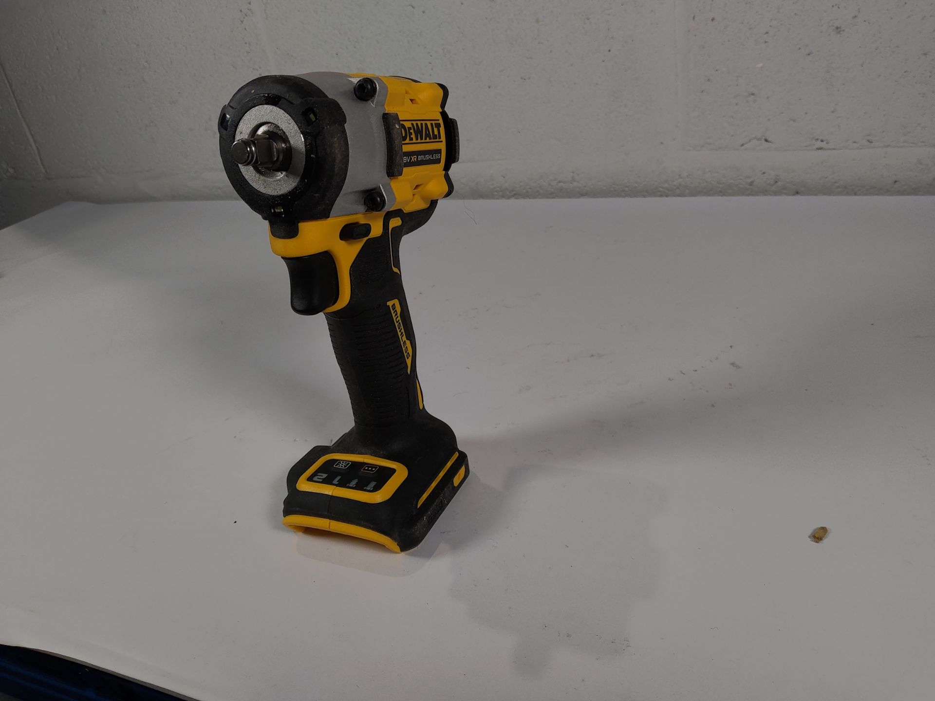 A pre-owned DeWalt DCF923N 18 Lithium Ion Drill Body Only. - Image 4 of 4