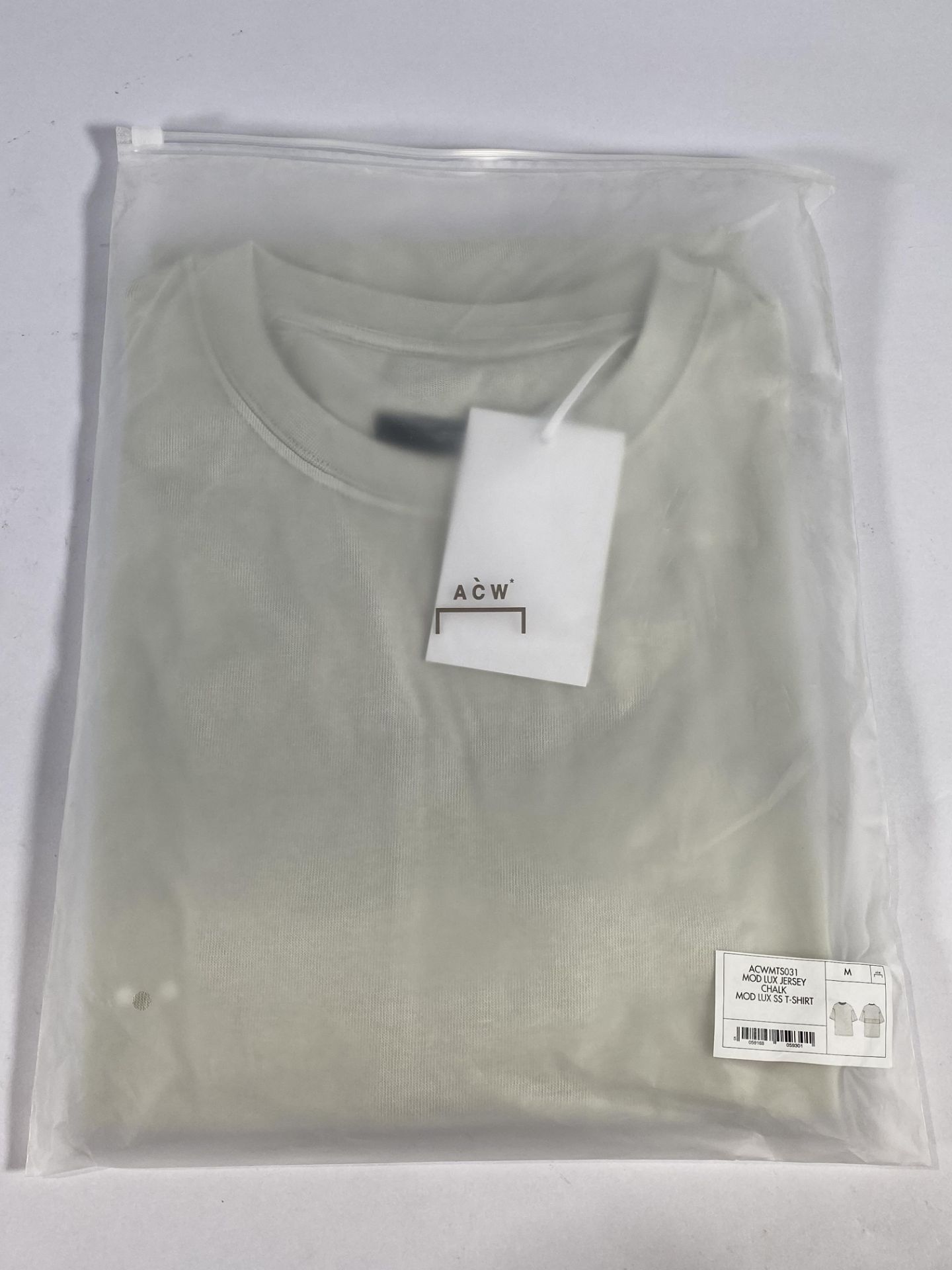 A-Cold wall mod lux t-shirt (Medium).
