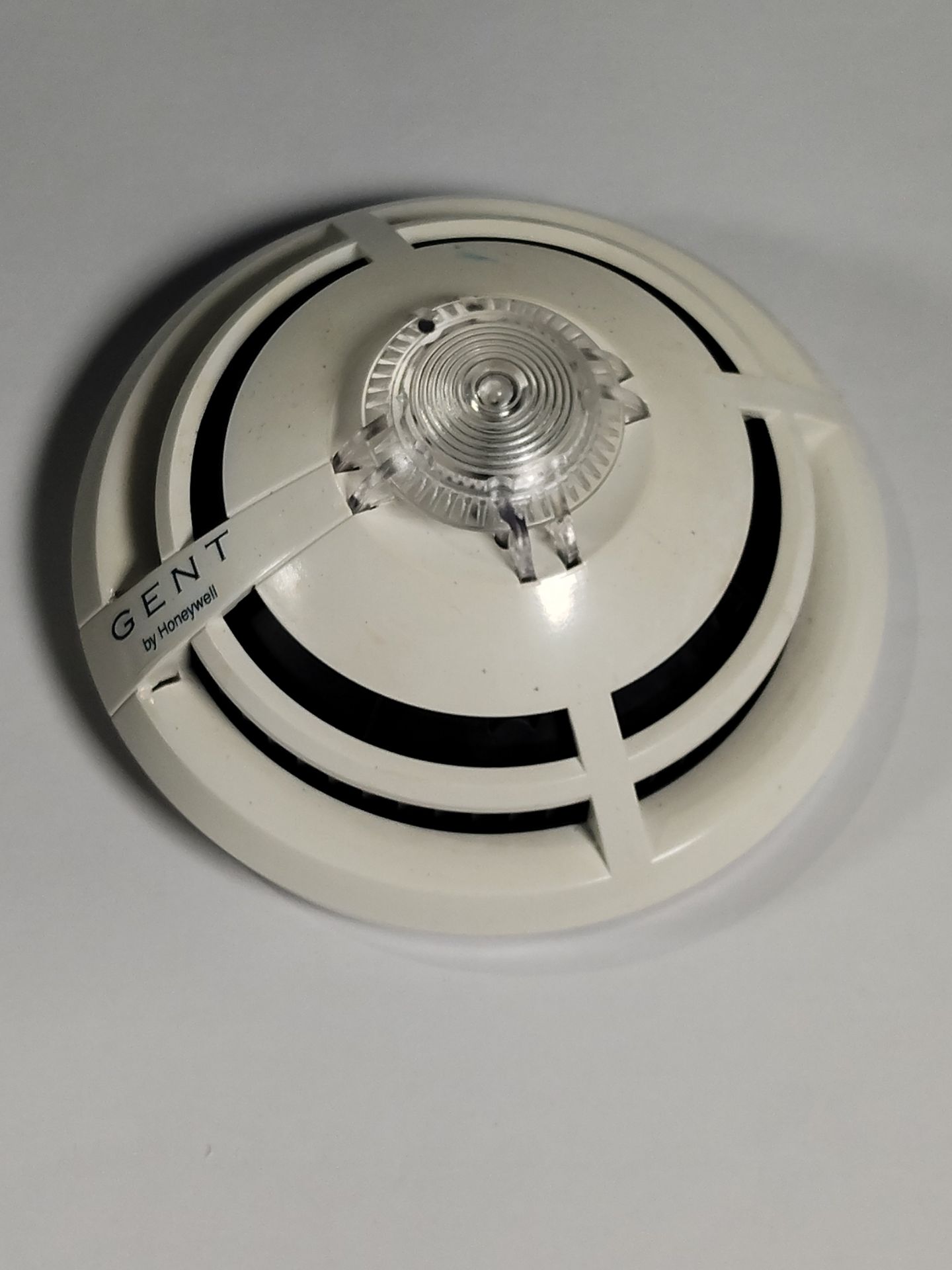 Twenty five pre-owned Gent by Honeywell S4-711 dual optical heat detectors. - Image 2 of 3