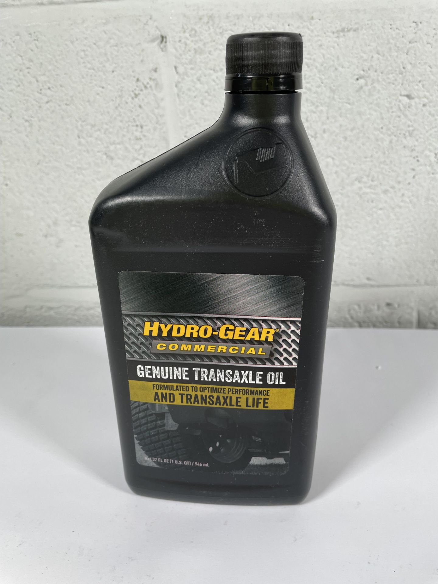 Six Hydro-Gear Commercial Genuine Transaxle Oil, 946ml.