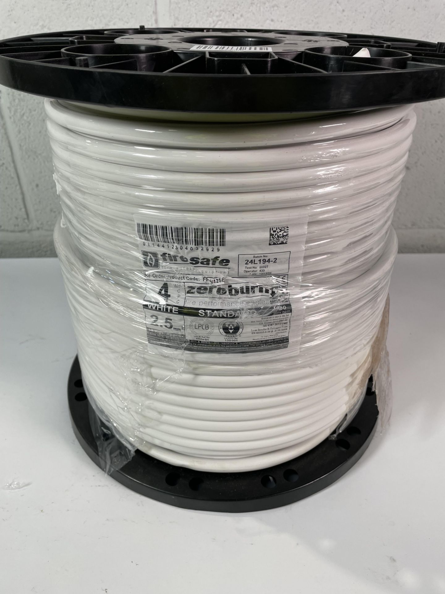 Zeroburn 2.5mm² fire cable 4 C+E, white (100m Drum) FPW425E.