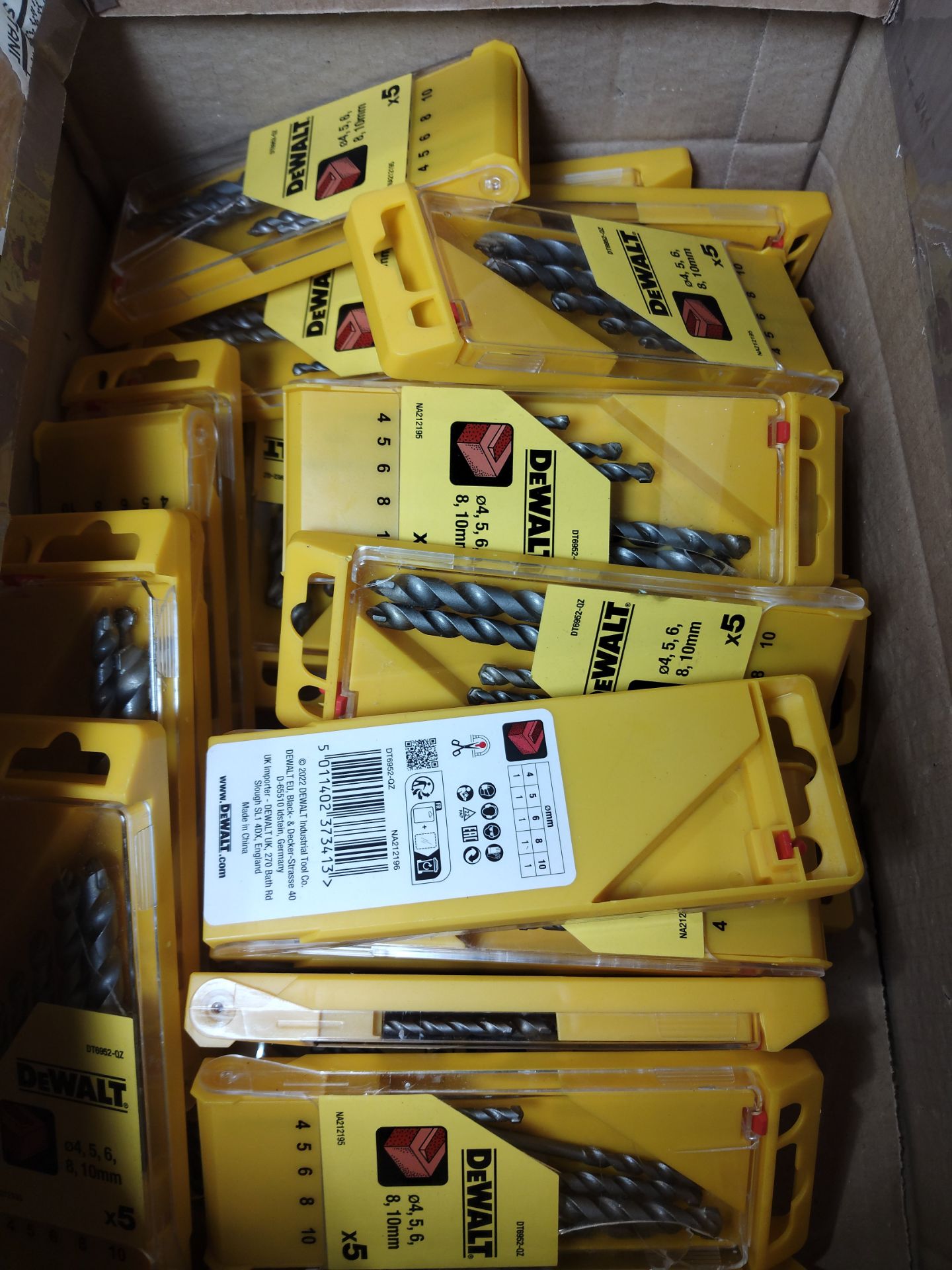 Twenty boxes of DeWalt straight shank masonry 5 piece drill bits sets (please note: some items have