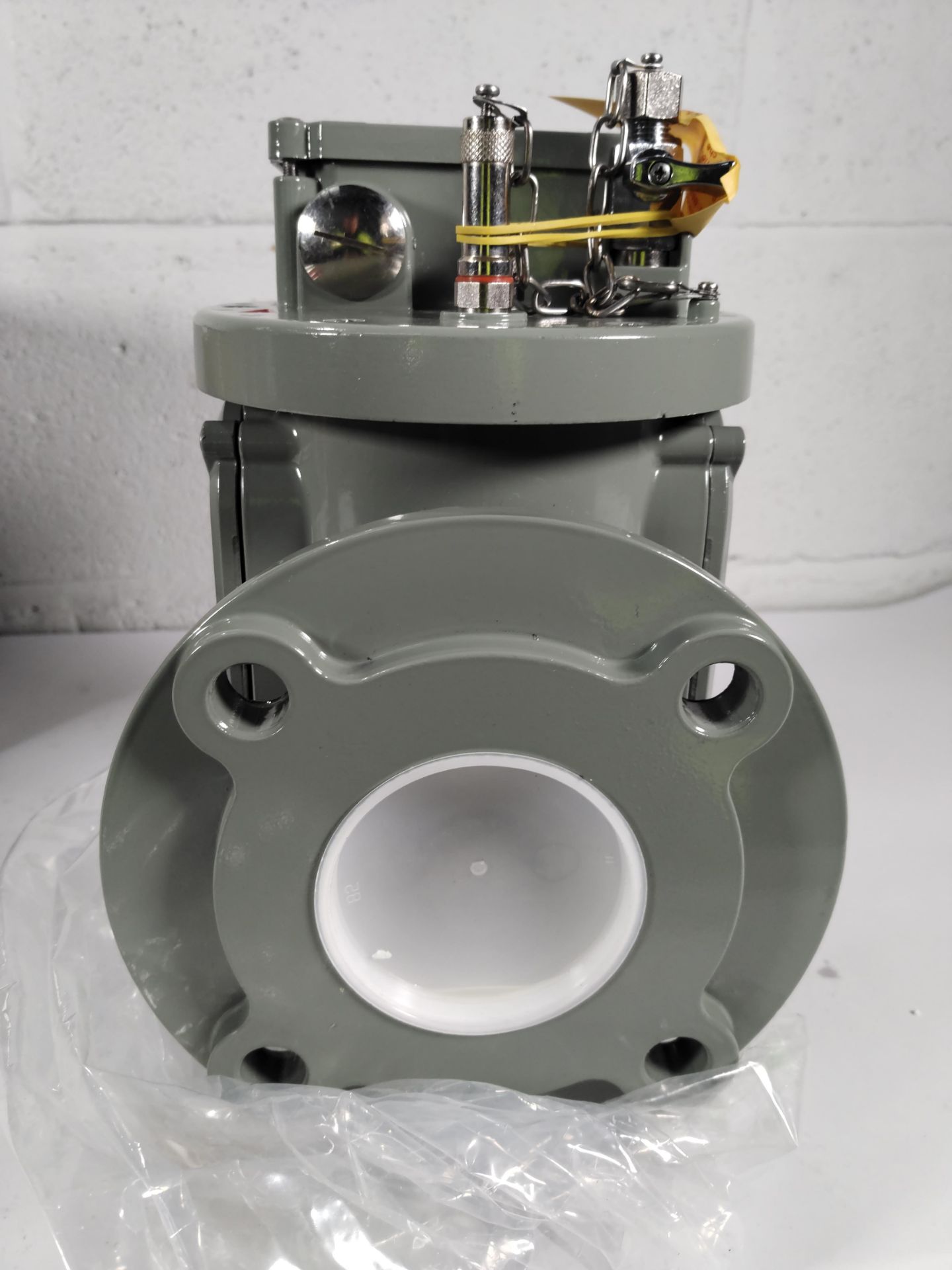 A Cedaspe gas operated Buchholz relay (EB079-MA). - Image 4 of 5