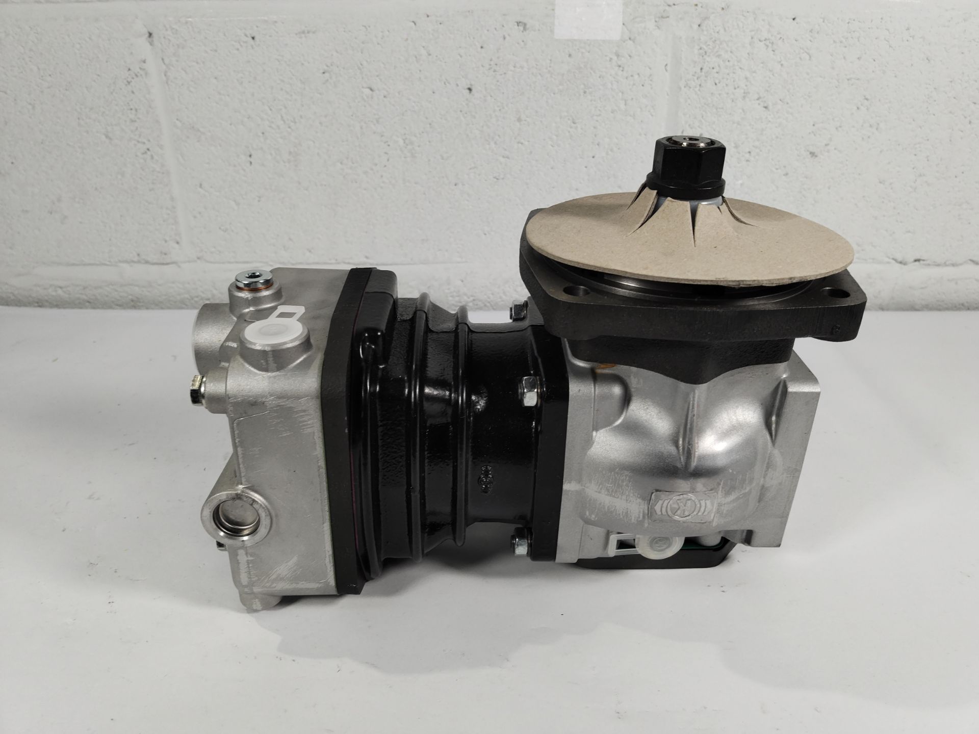 As new Deutz Air Compressor, (MN: 04261513). - Image 3 of 3