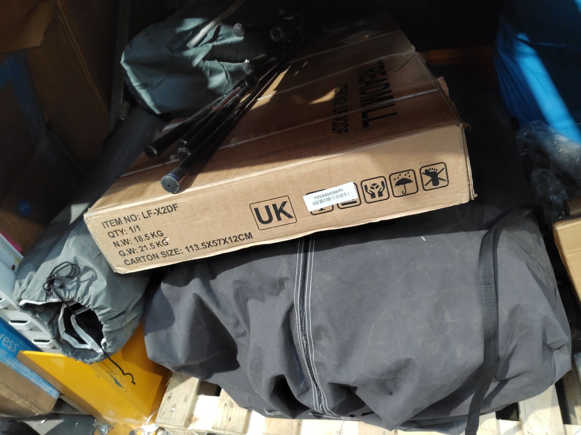 A large quantity of assorted sports, fitness and leisure related items. - Image 2 of 5