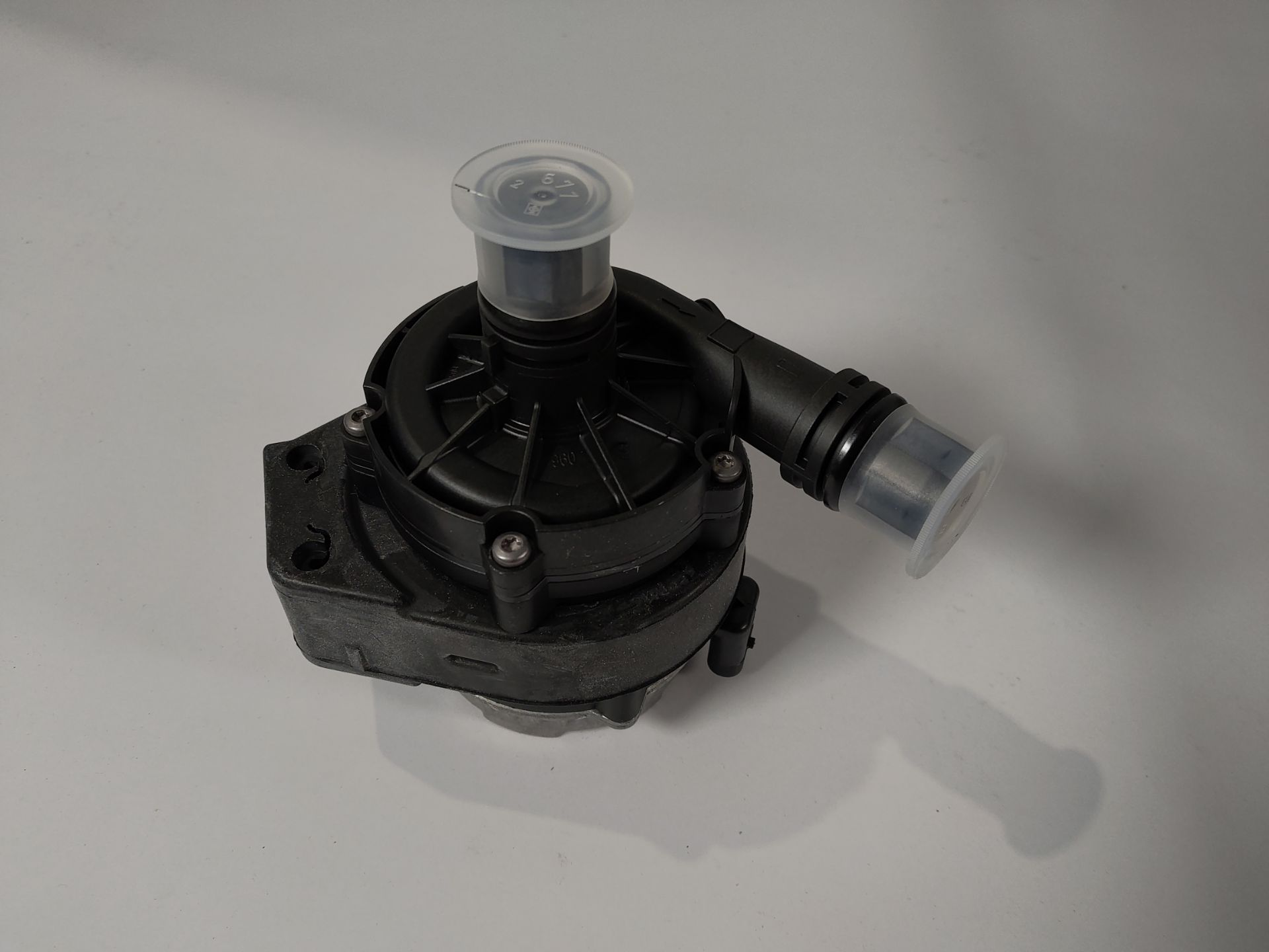 Eight as new Bosch Auxiliary Water Pumps (cooling water circuit) - 0392024-99. - Image 3 of 3
