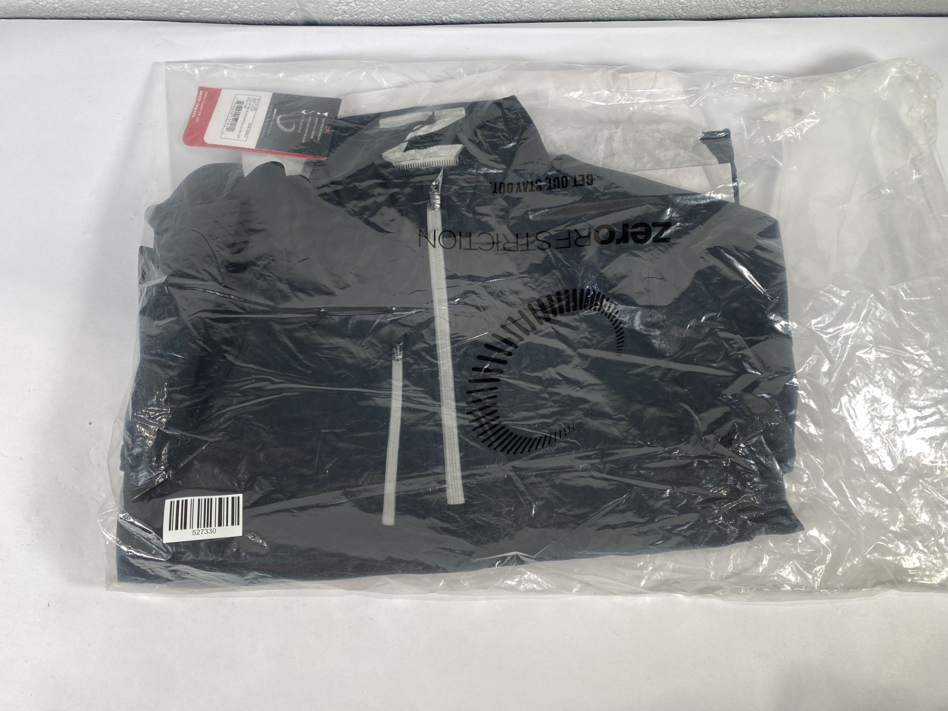 A Zero Restriction Z500 1/4 zip pullover (Small).