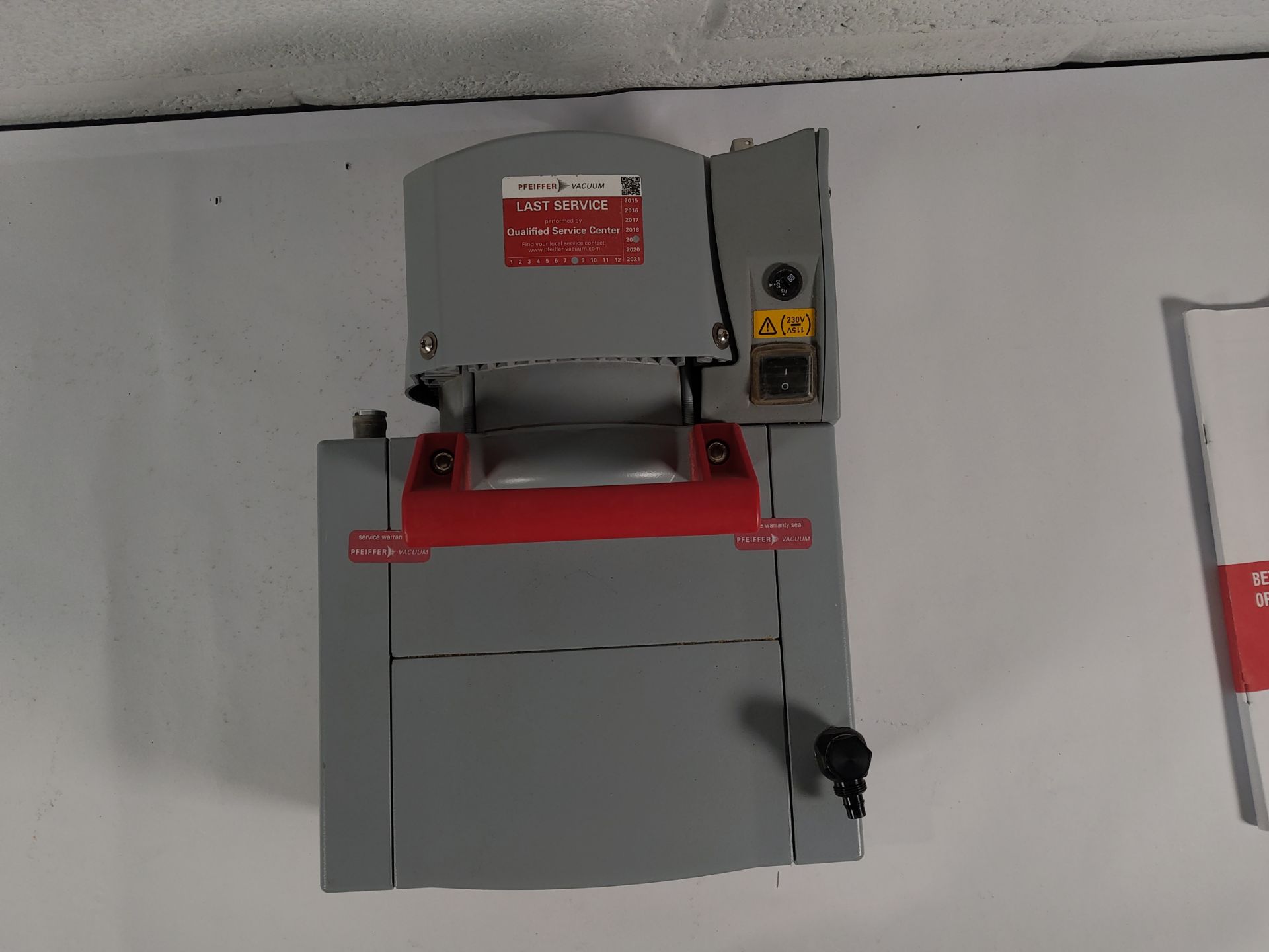 Pre-owned Pfeiffer MVP 070-3 Diaphragm. Vacuum Pump with manual. - Image 2 of 4