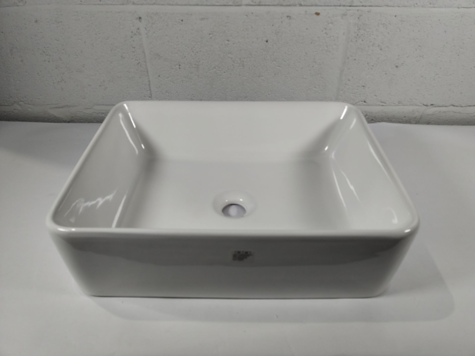 An as new Ceramic Sink, White (brand unknown).