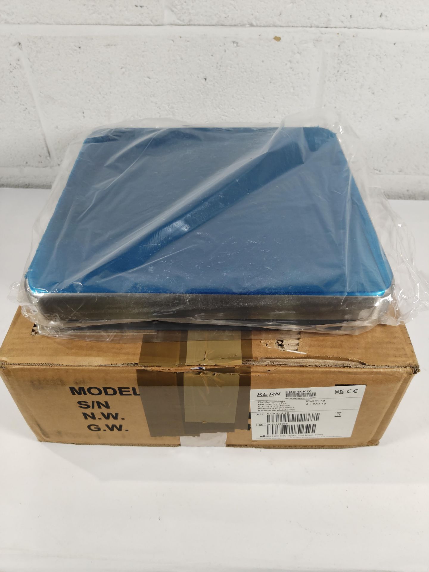 An as new Kern EOB 60K20 multi use scale with robust stainless steel weighing plate, boxed. - Image 4 of 4