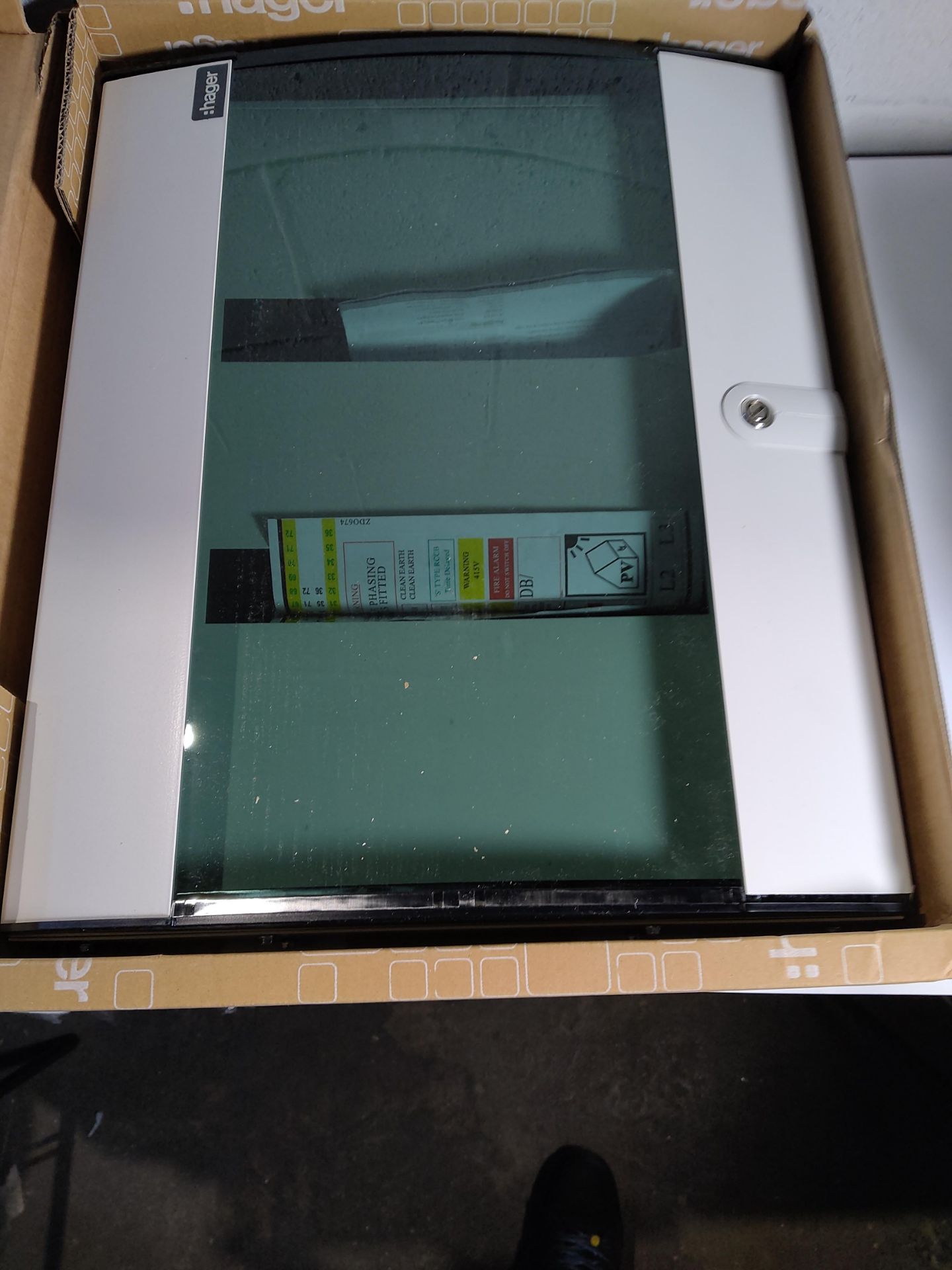 Mixed lot of as new Lutron products including Athena QP-1L, see Touch QS plus Hager fuse box (8 item - Image 5 of 6