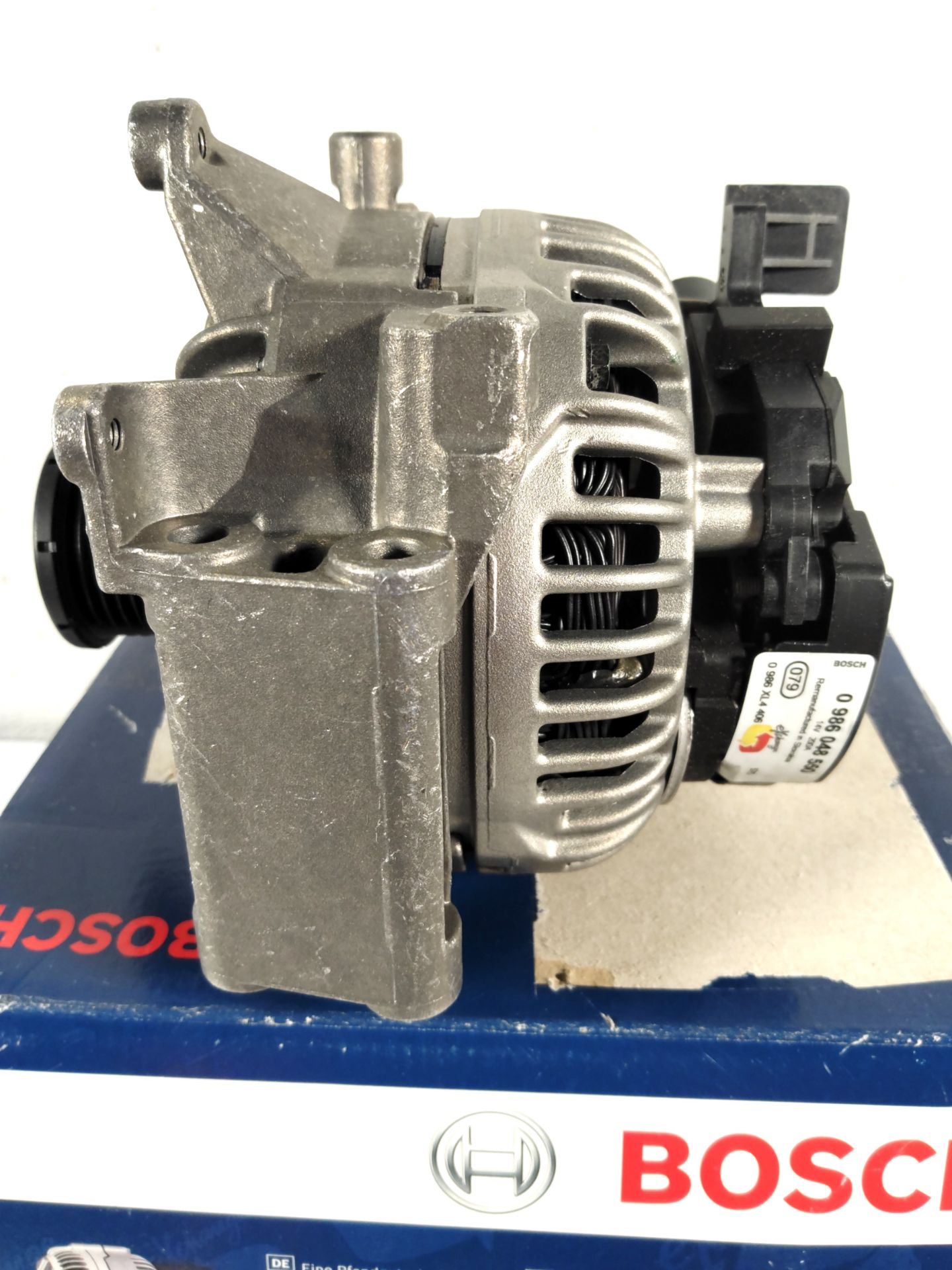 A remanufactured Bosch 4855 alternator, boxed (0986048550). - Image 2 of 6