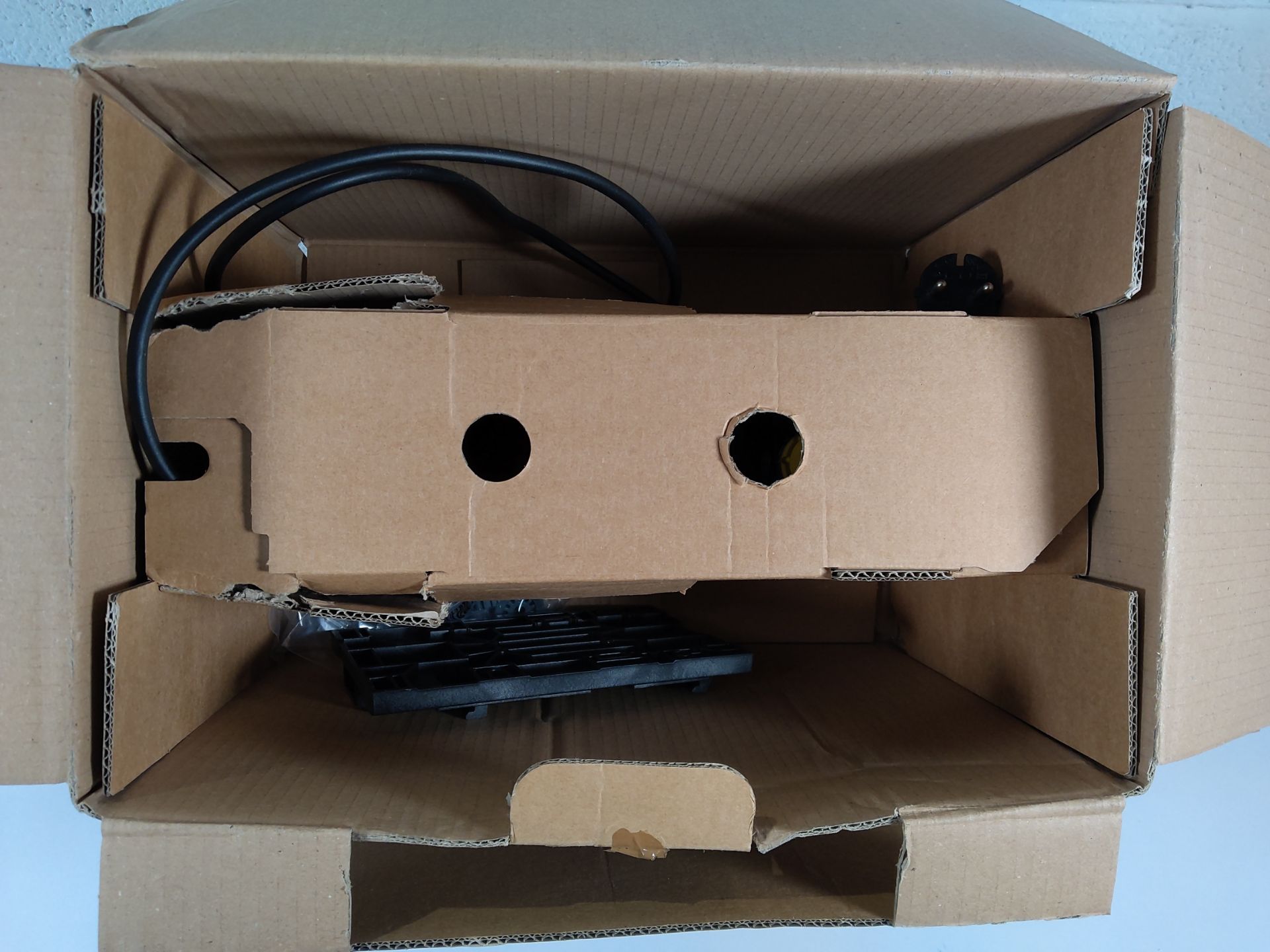 An as new Grundfos DDC 6-10 AR Dosing Pump, Part No 500/4232. - Image 3 of 3