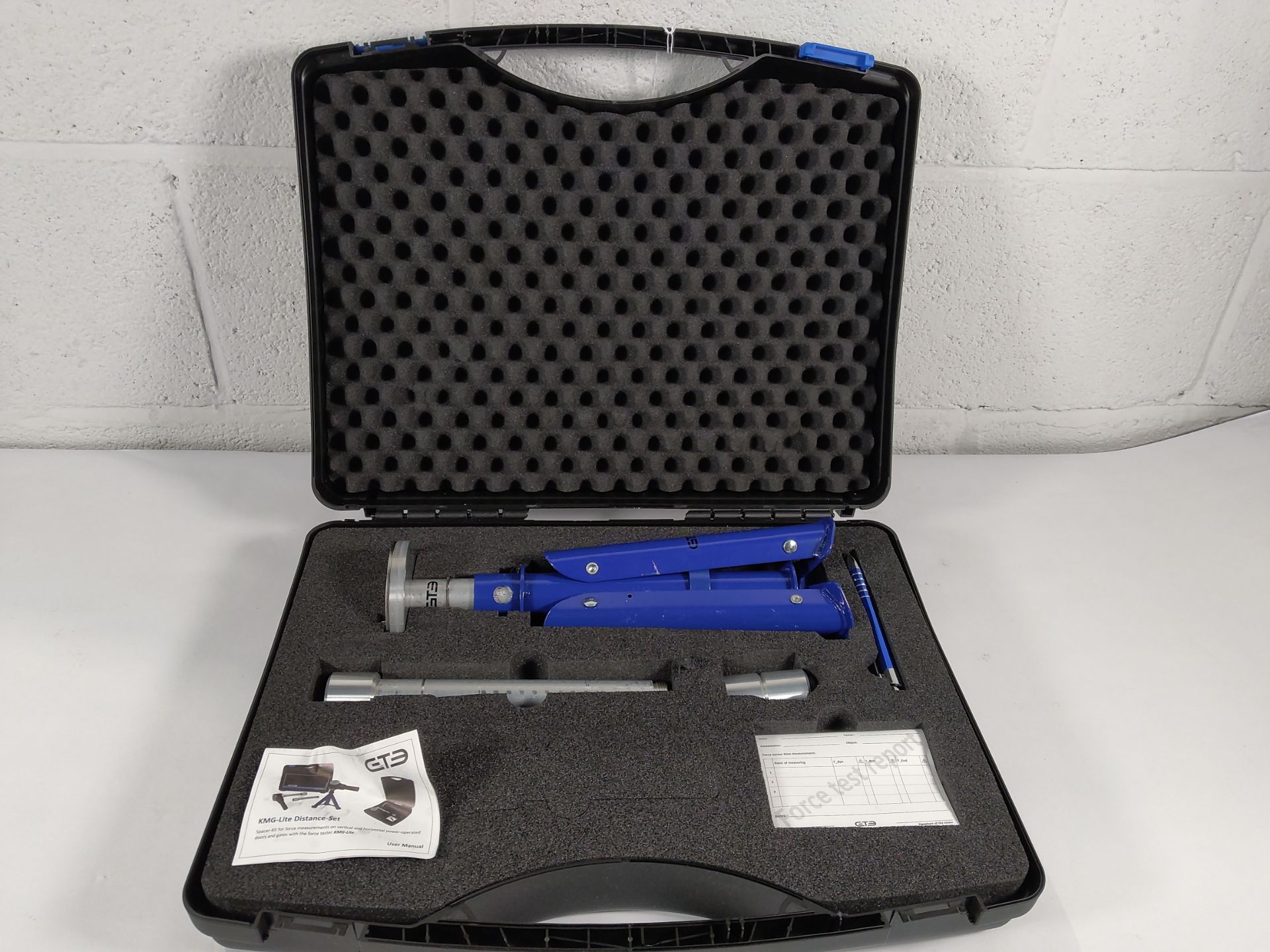 A GTE KMG-Lite Distance Set with carry case. - Image 2 of 3
