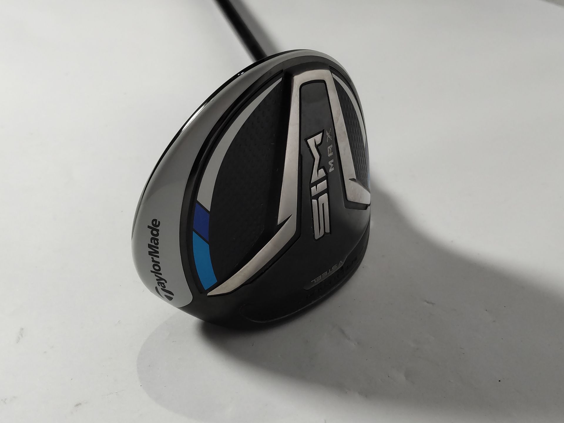A pre-owned TaylorMade Sim Max 3 Fairway Wood, 15°, left handed, with hood.