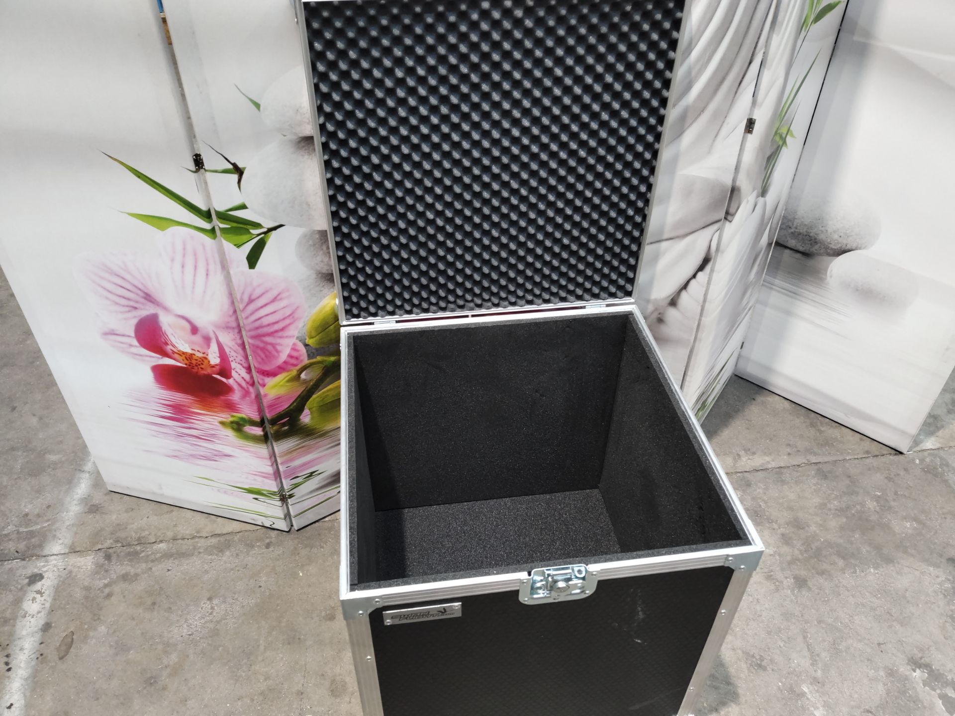 A pre-owned Swan Flight Case. - Image 2 of 2