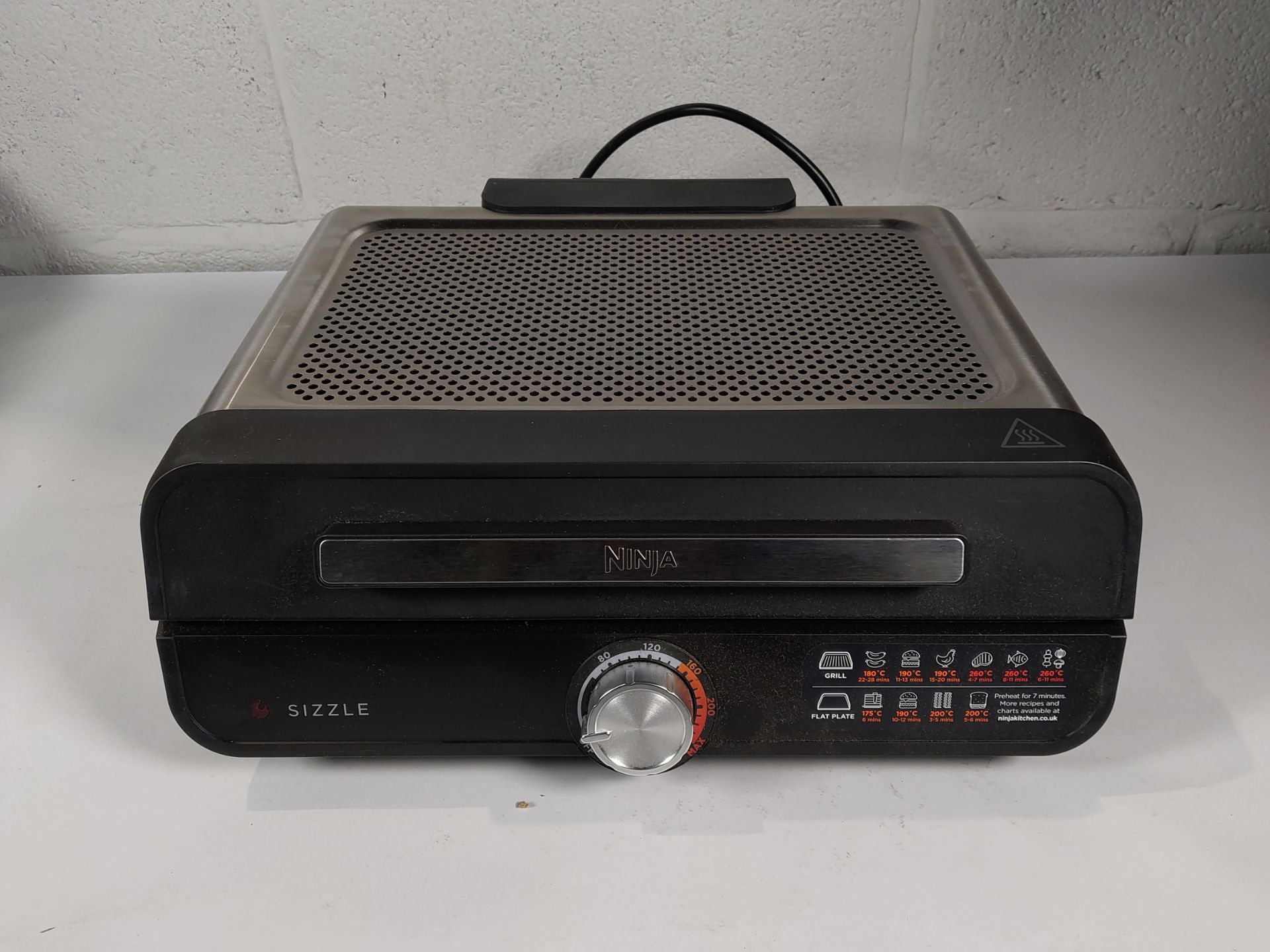 A pre-owned NINJA Sizzle Grill Flat Plate, Low Smoke. - Image 3 of 5