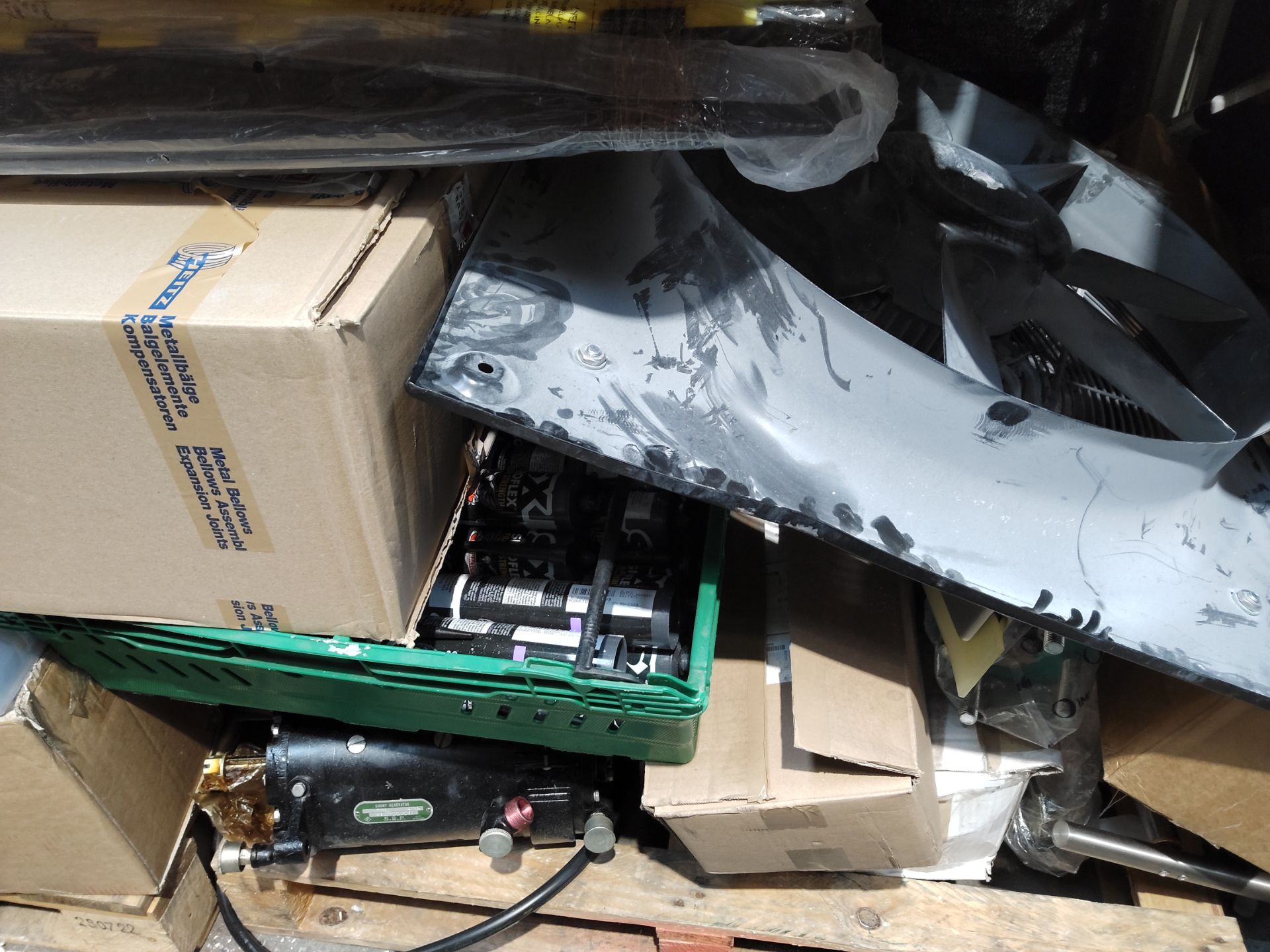 A large quantity of assorted mainly industrial and commercial. - Image 3 of 5