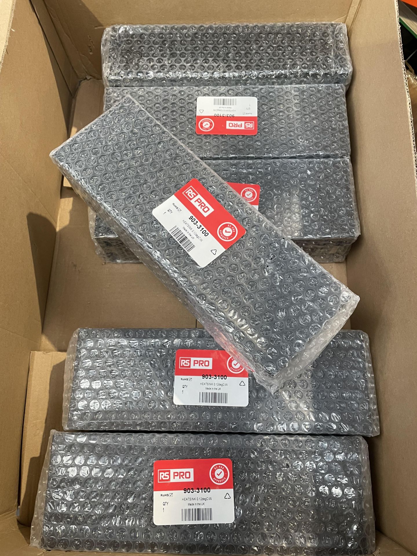 Six as new RS PRO Heatsinks 903-3100 universal rectangular alu, 0.12°C/W, 100 x 300 x 83mm.