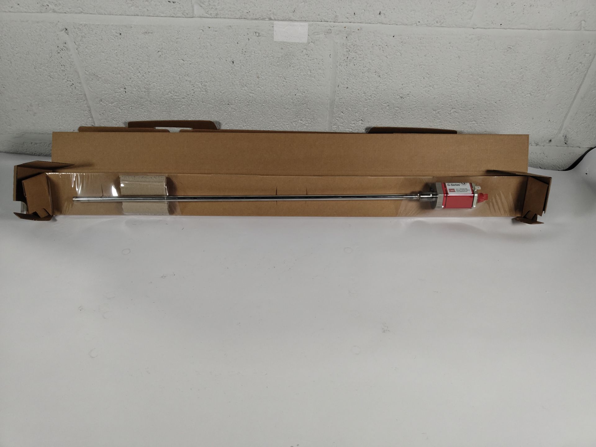 As new Temposonic G-Series Cylinder Sensor (GHS0500MD601A0). - Image 2 of 3