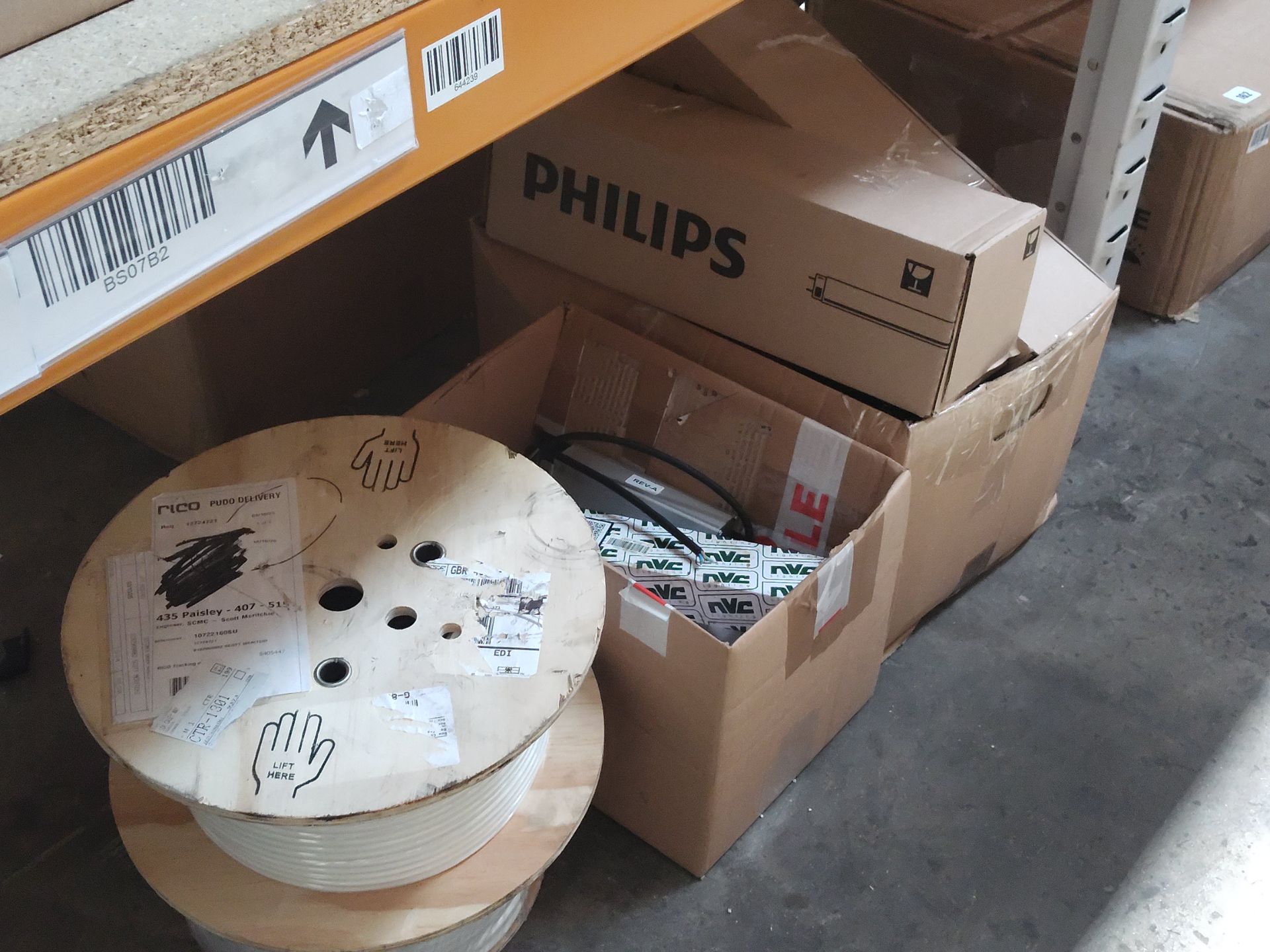 Assorted electrical and plumbing items on three shelves. - Image 4 of 4