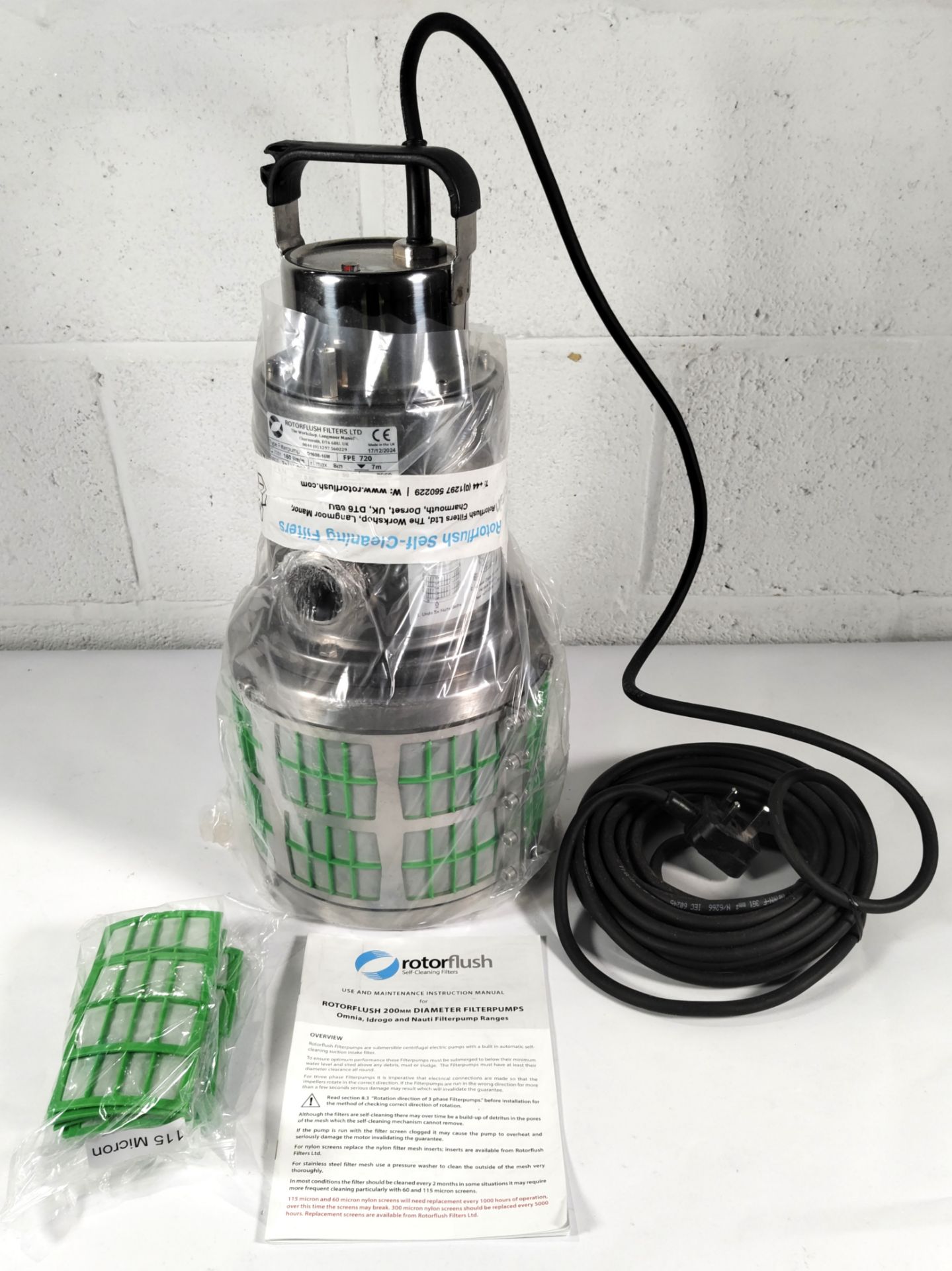A Rotorflush self cleaning filter submersible pump, H.P - 0.74, Qmax - 160 l/min, with maintenance u
