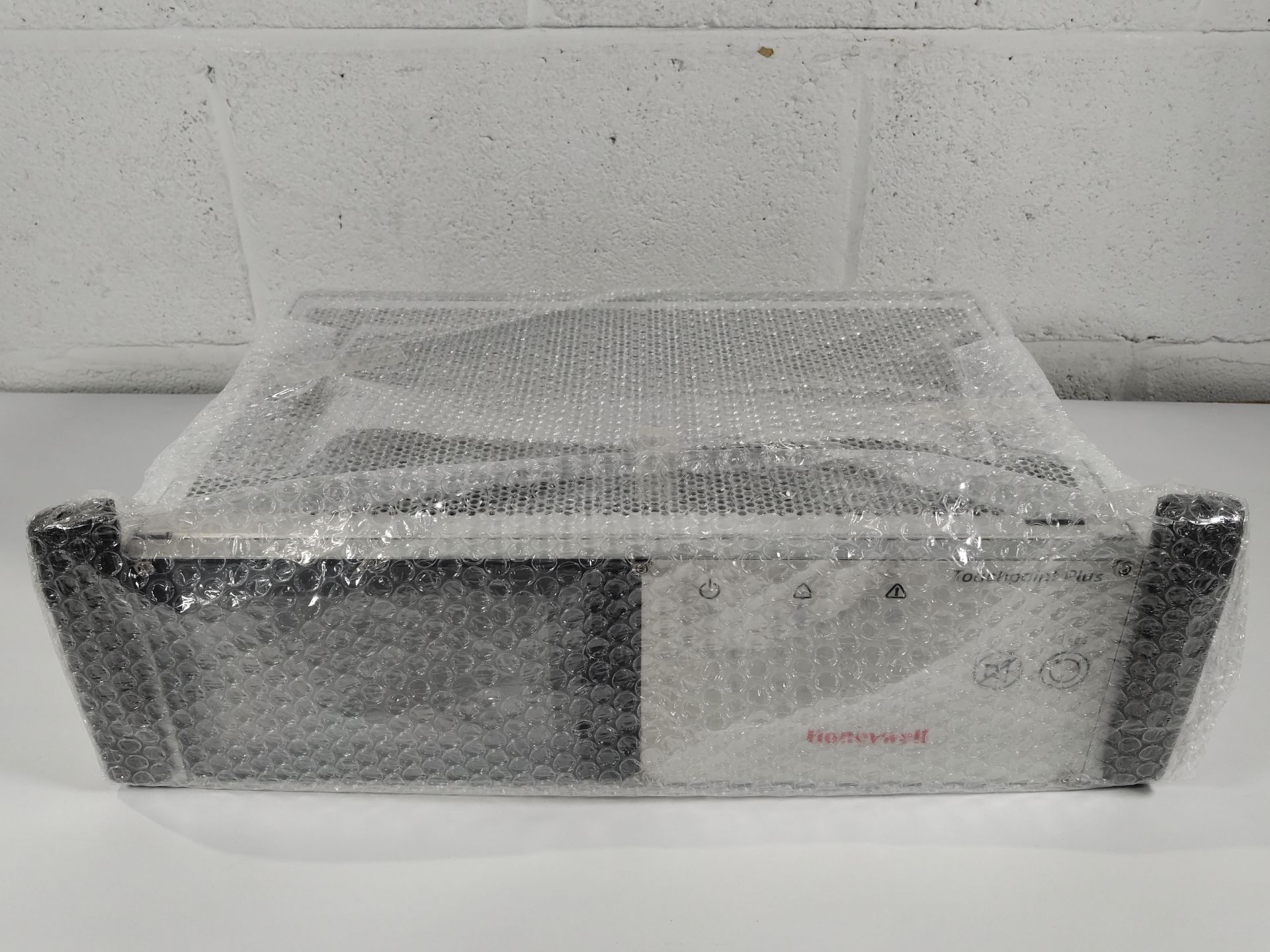 An as new Honeywell TPPL 19'' Control Unit for gas detection (TPPLRG-V8SNM).