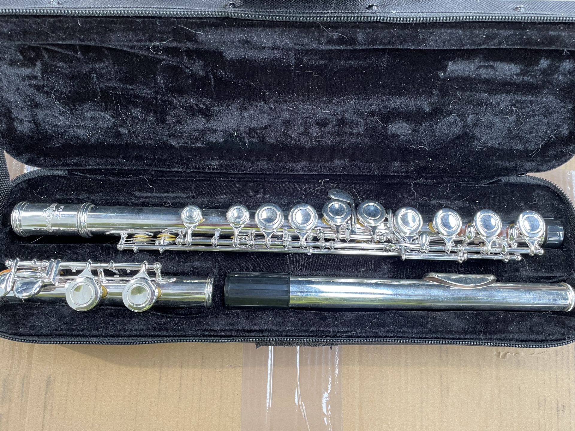 A pre-owned Gear4music FL100 student flute.