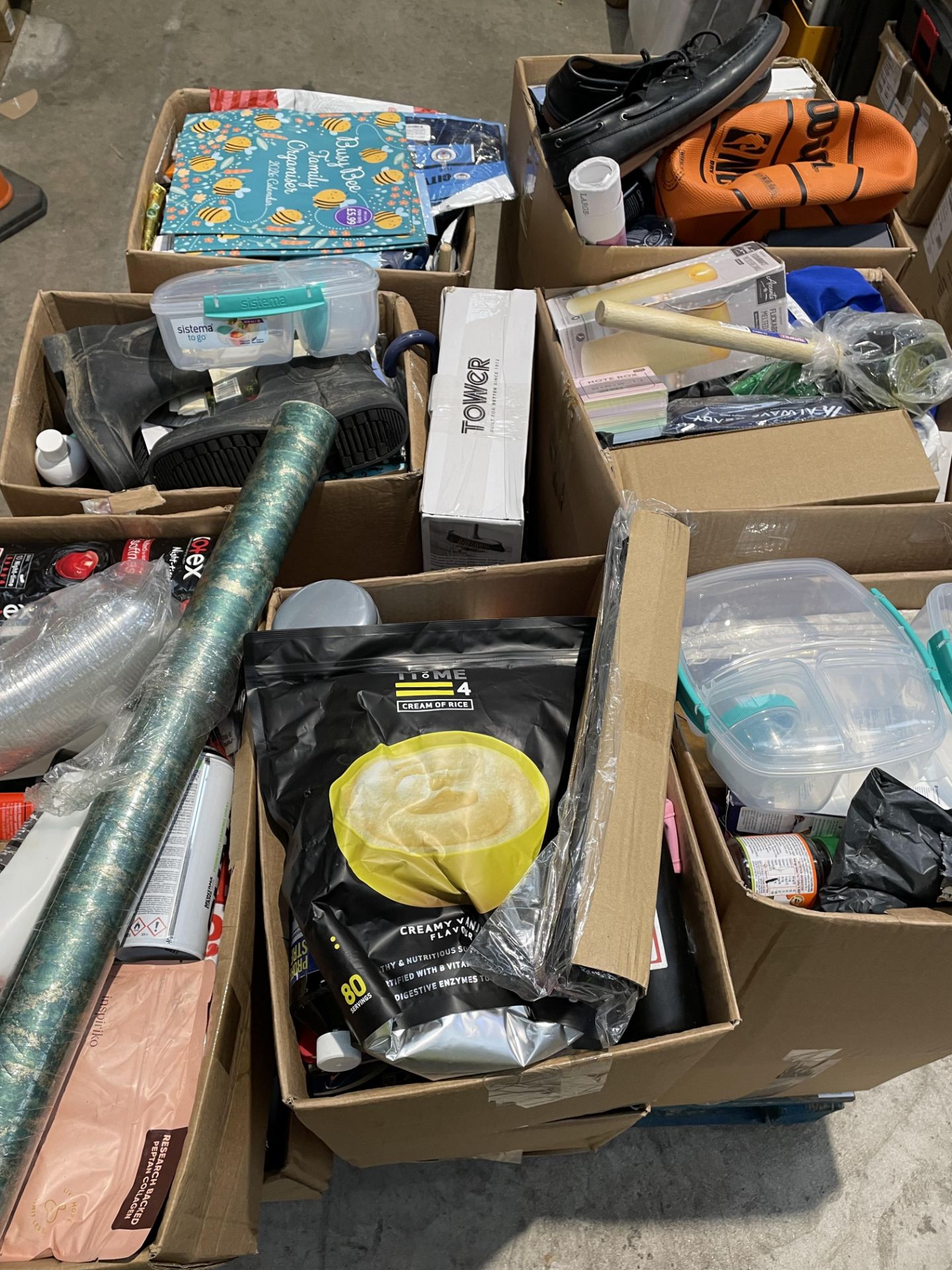 Assorted items to include toiletries, stationery and small household items.