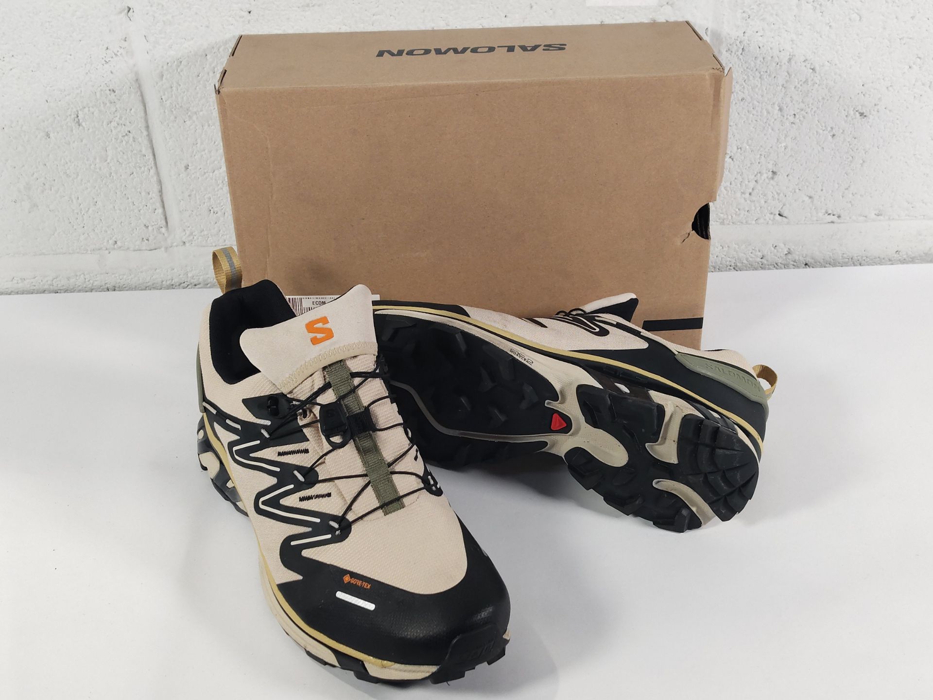 A pre-owned pair of Salomon XT-RUSH 2 GTX in Cement/Black/ Deep Lichen Green (Size UK 12).