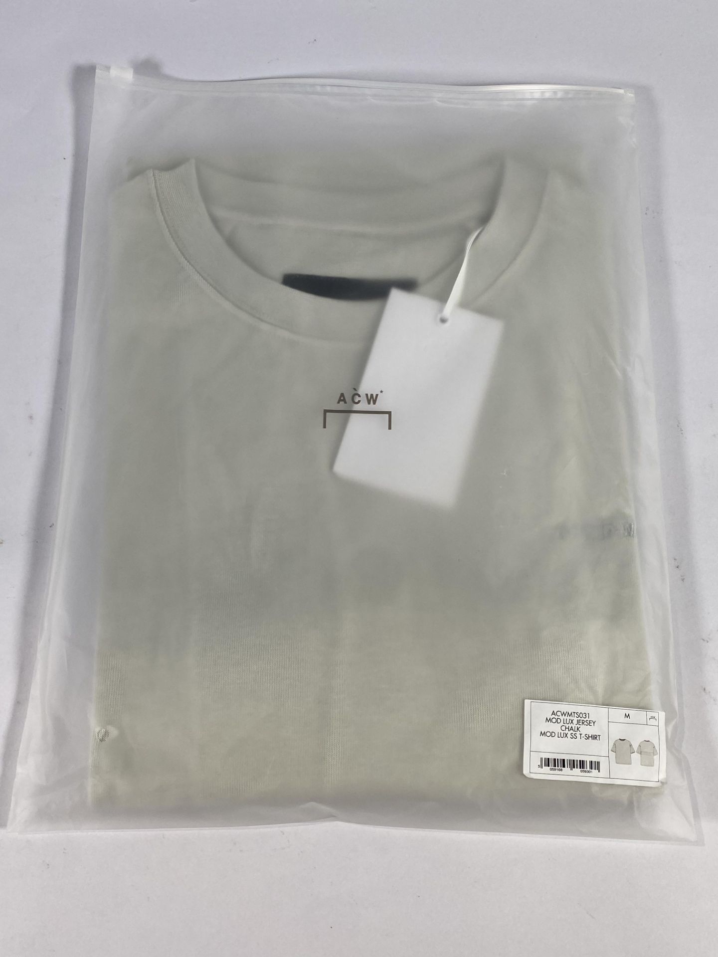 A-Cold wall mod lux t-shirt (Medium).