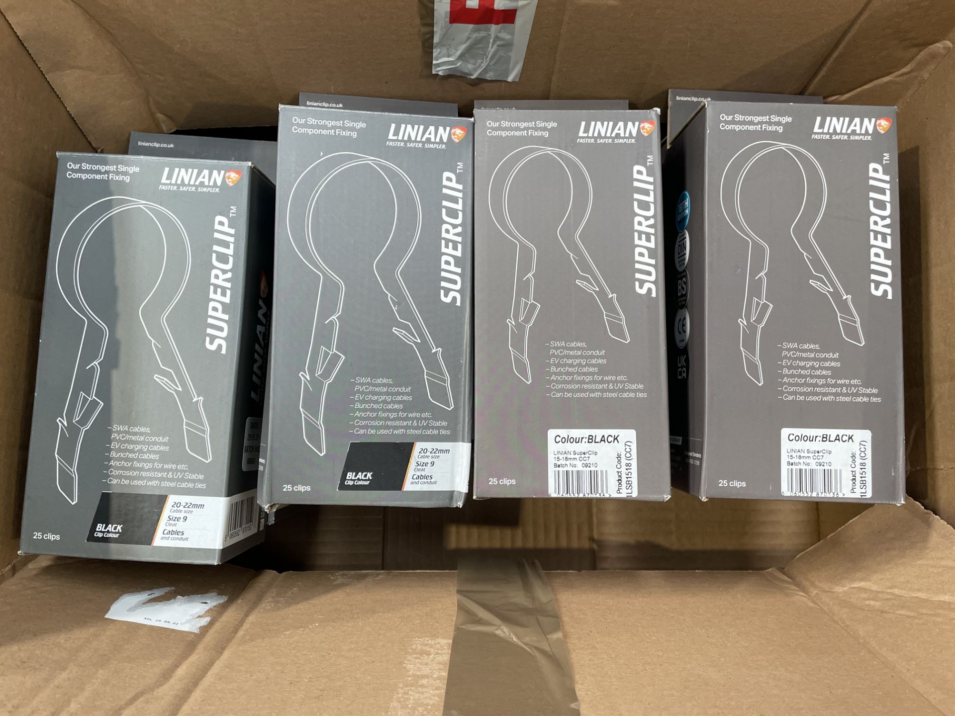 Twelve boxes of 25 Linian Superclips, 15-18mm and 20-22mm (6 of each).