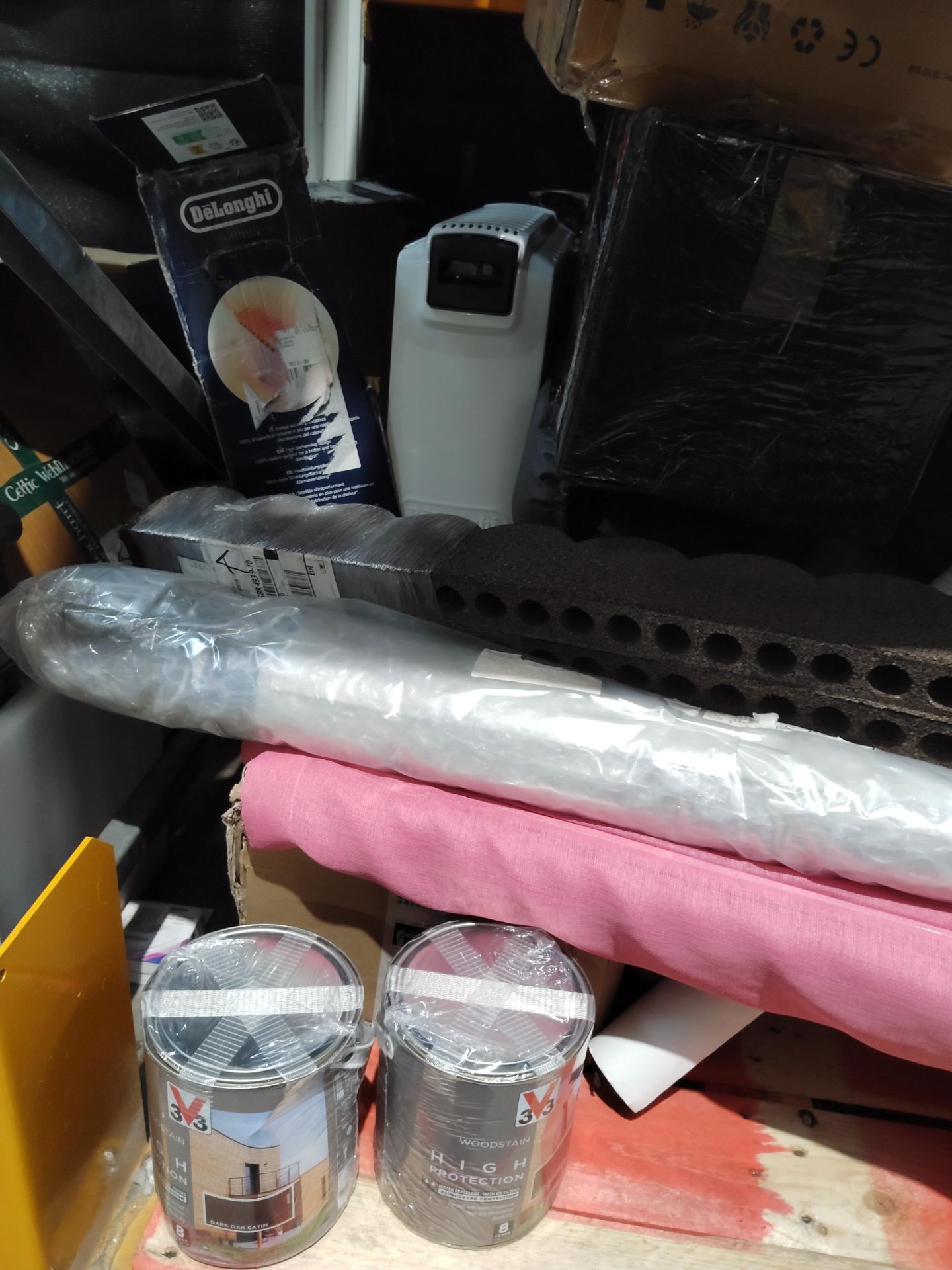 A large quantity of assorted mainly household related items. - Image 2 of 5