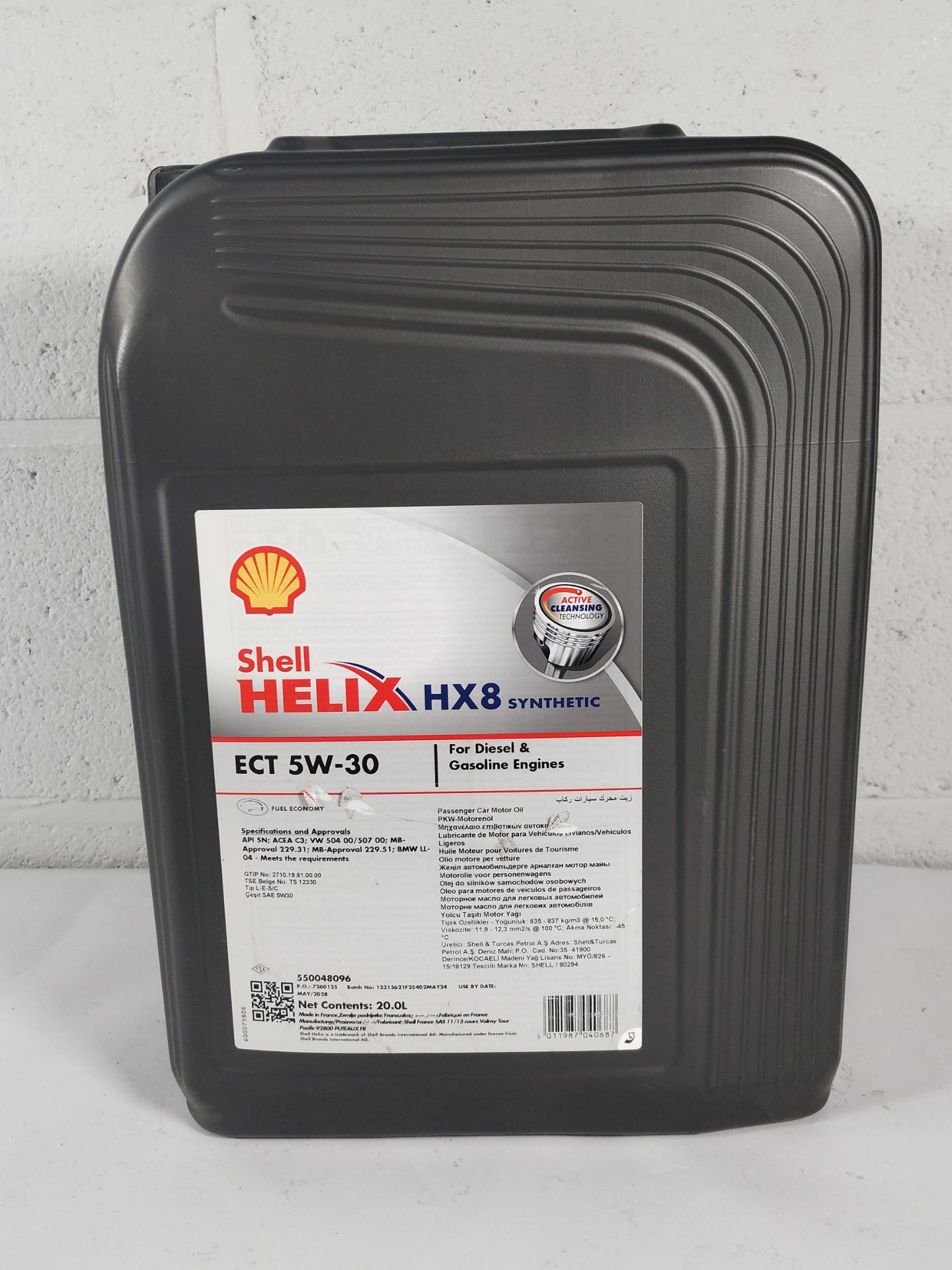 As new Shell Helix HX8 synthetic ECT 5W-30 for diesel and gasoline engines, 20L.