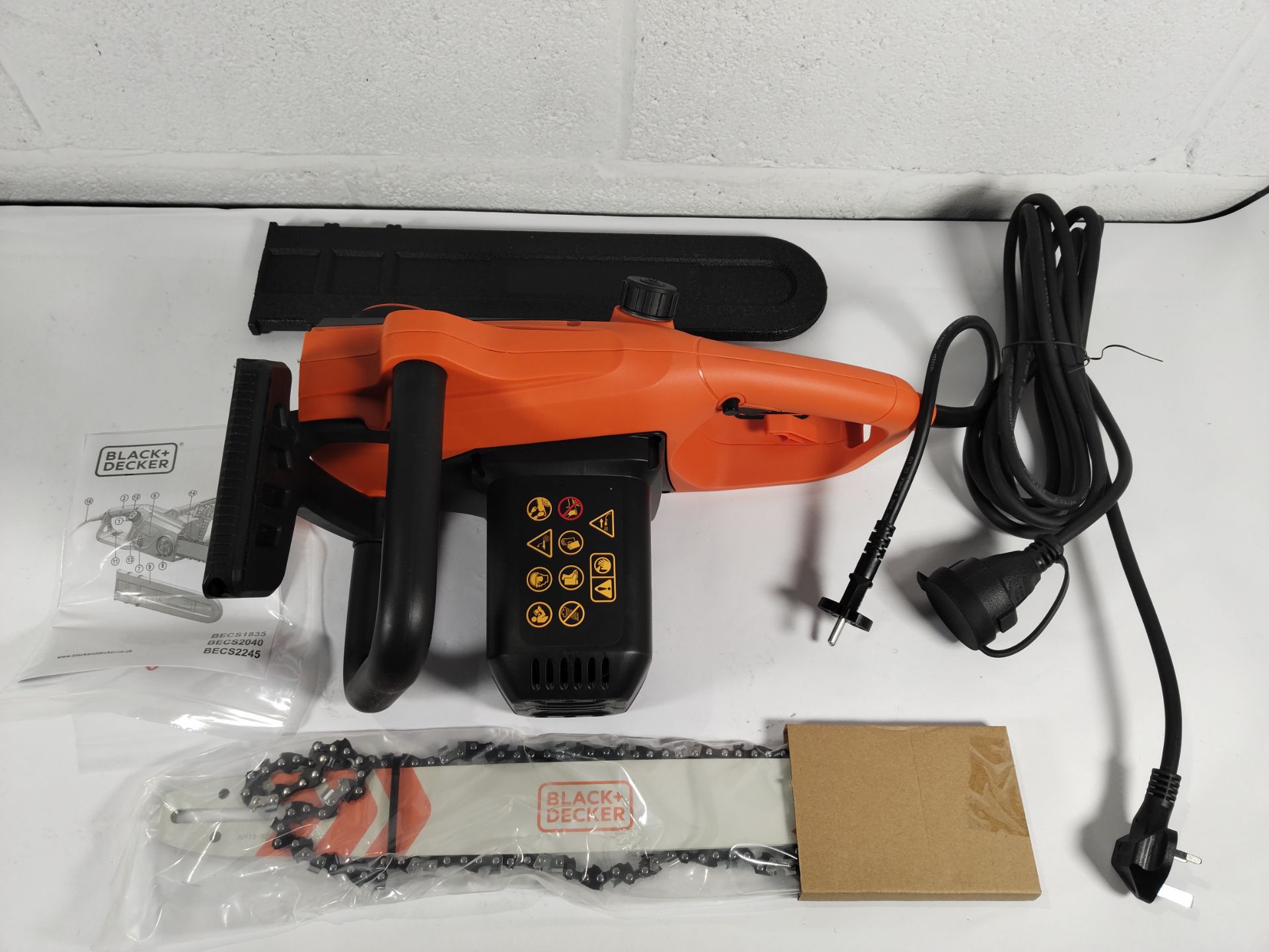A Black & Decker 2200w 45cm electric chainsaw 230V box opened (BECS2245). - Image 2 of 2