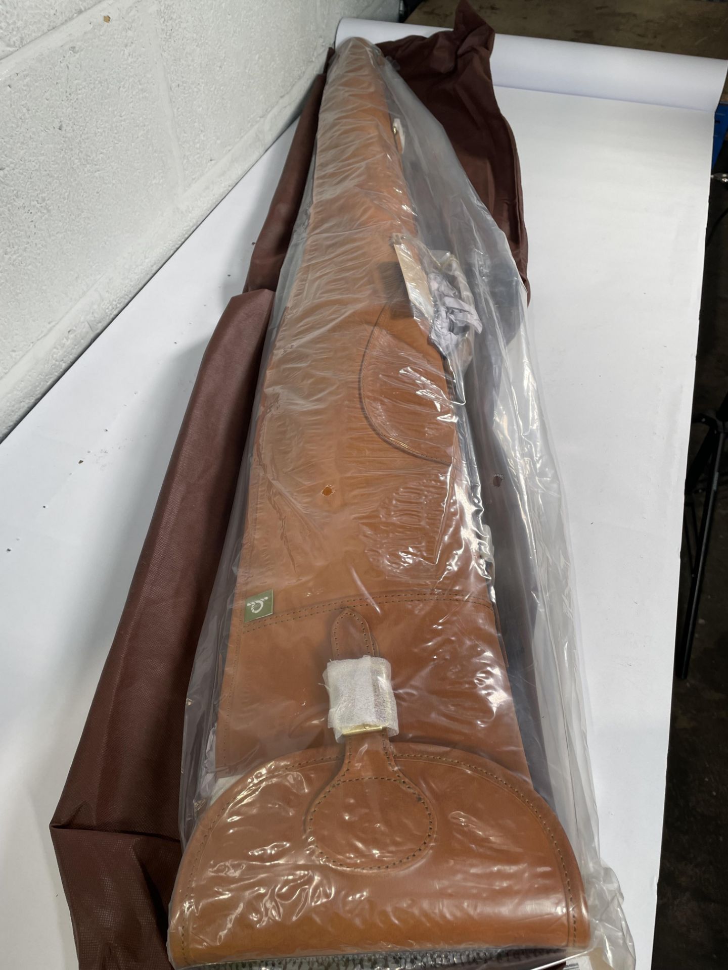 An as new Chatham CT902A-30 Gun Slip, tan (30").