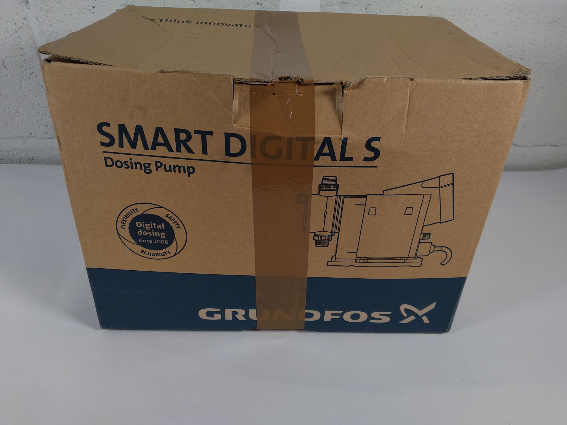 An as new Grundfos DDC 6-10 AR Dosing Pump, Part No 500/4232.