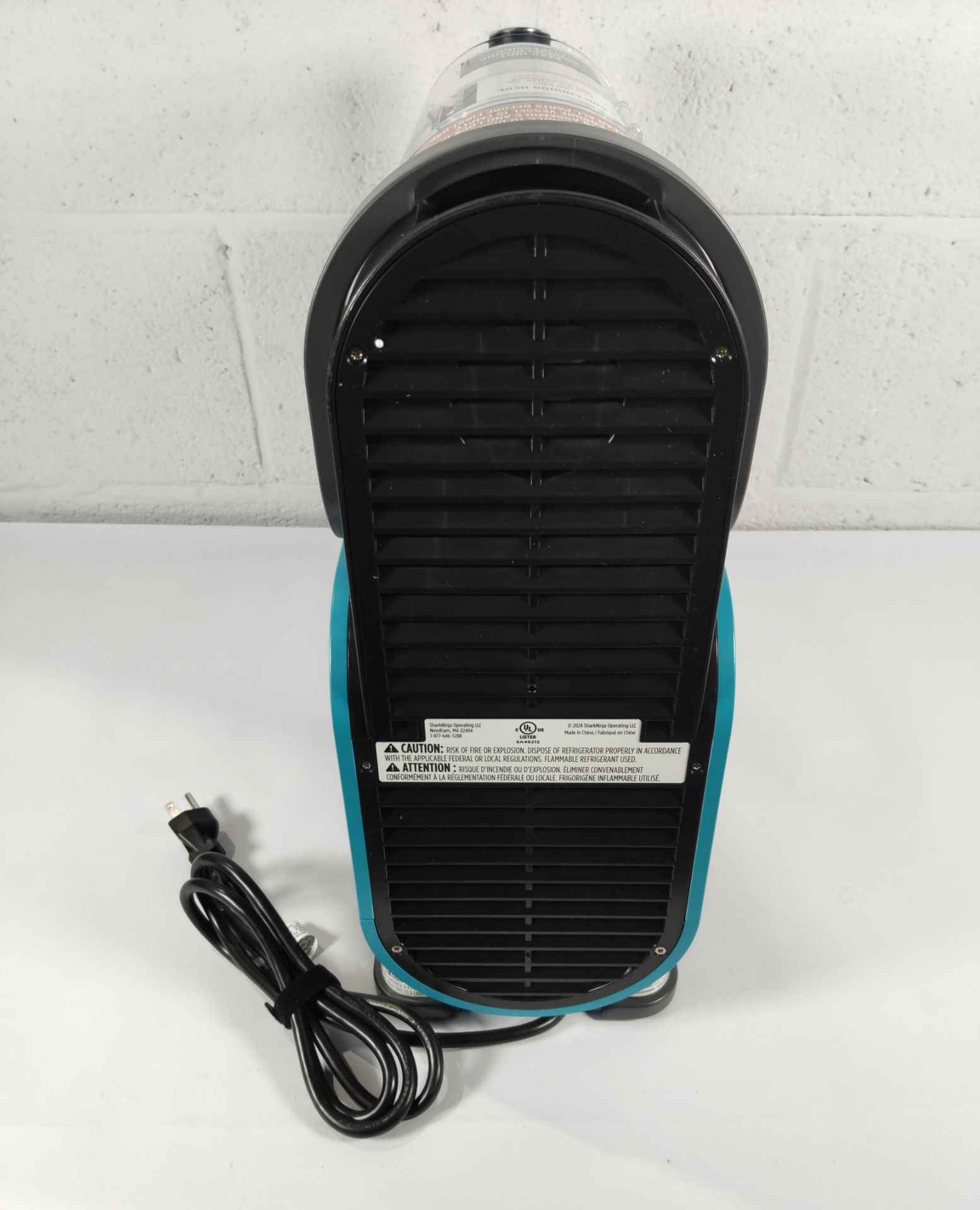 A pre-owned Ninja Slushi and frozen drink maker with Rapid Chill Technology FS299 (UK adaptor requir - Image 3 of 4