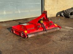 Trimax ProCut S3 210 topper, linkage mounted with front and back roller. Serial No: 2362100020170