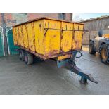 10t twin axle trailer with manual tailgate, grain chute on 12.5-125 wheels and tyres Please Note: Th