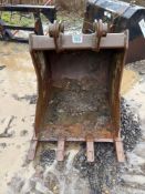 Geith 3ft digging bucket for 13t excavator, 65mm pins (not included), spares or repairs
